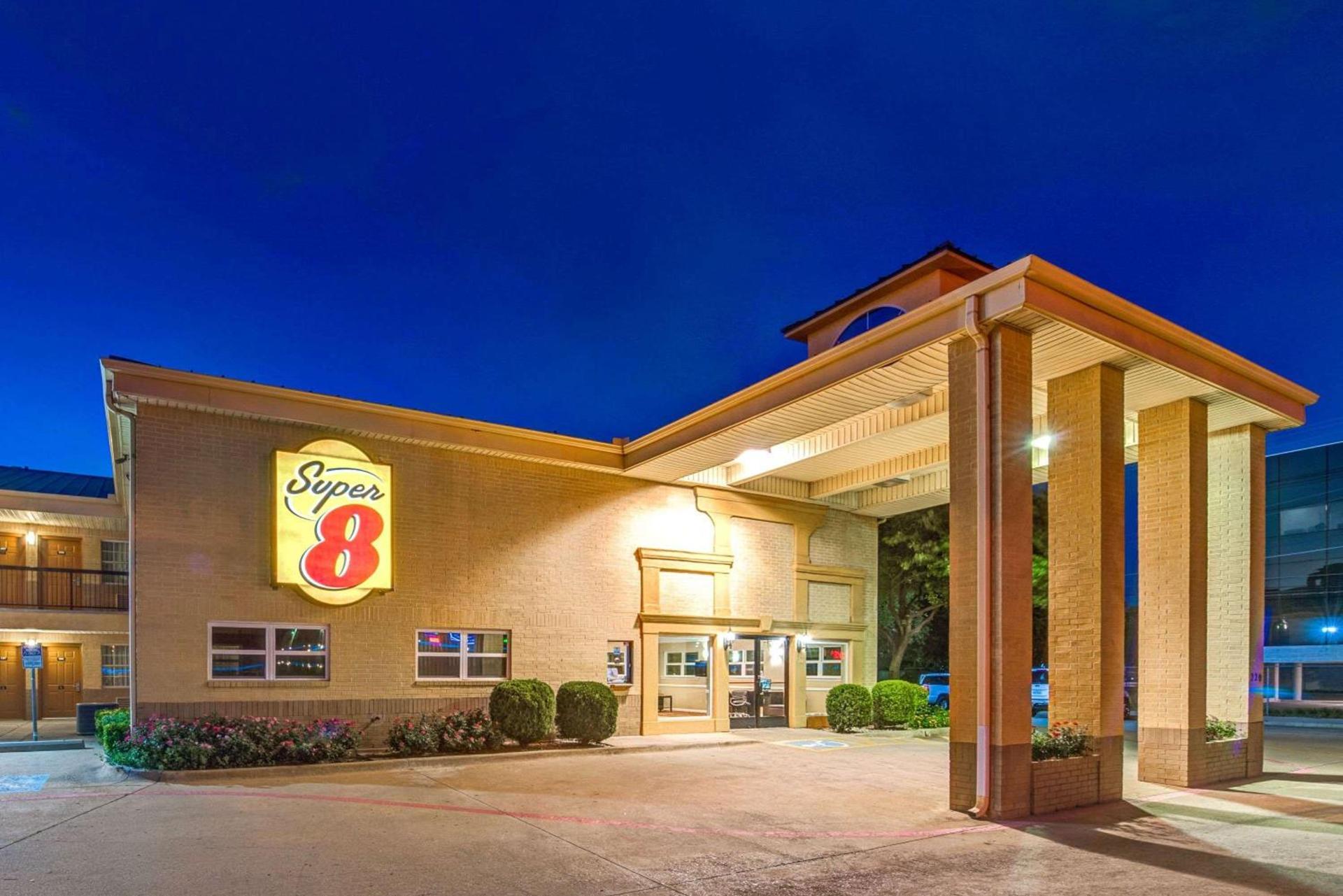 Super 8 by Wyndham Richardson Dallas photo 1