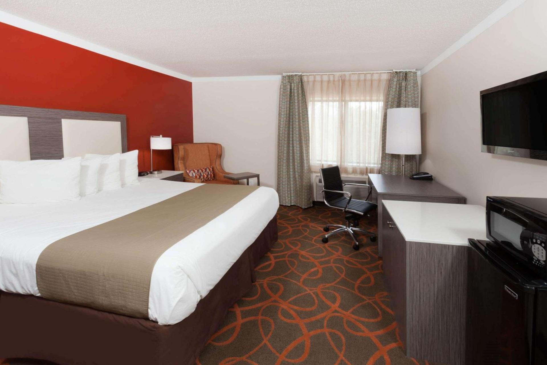 Baymont by Wyndham Chicago/Alsip photo 44