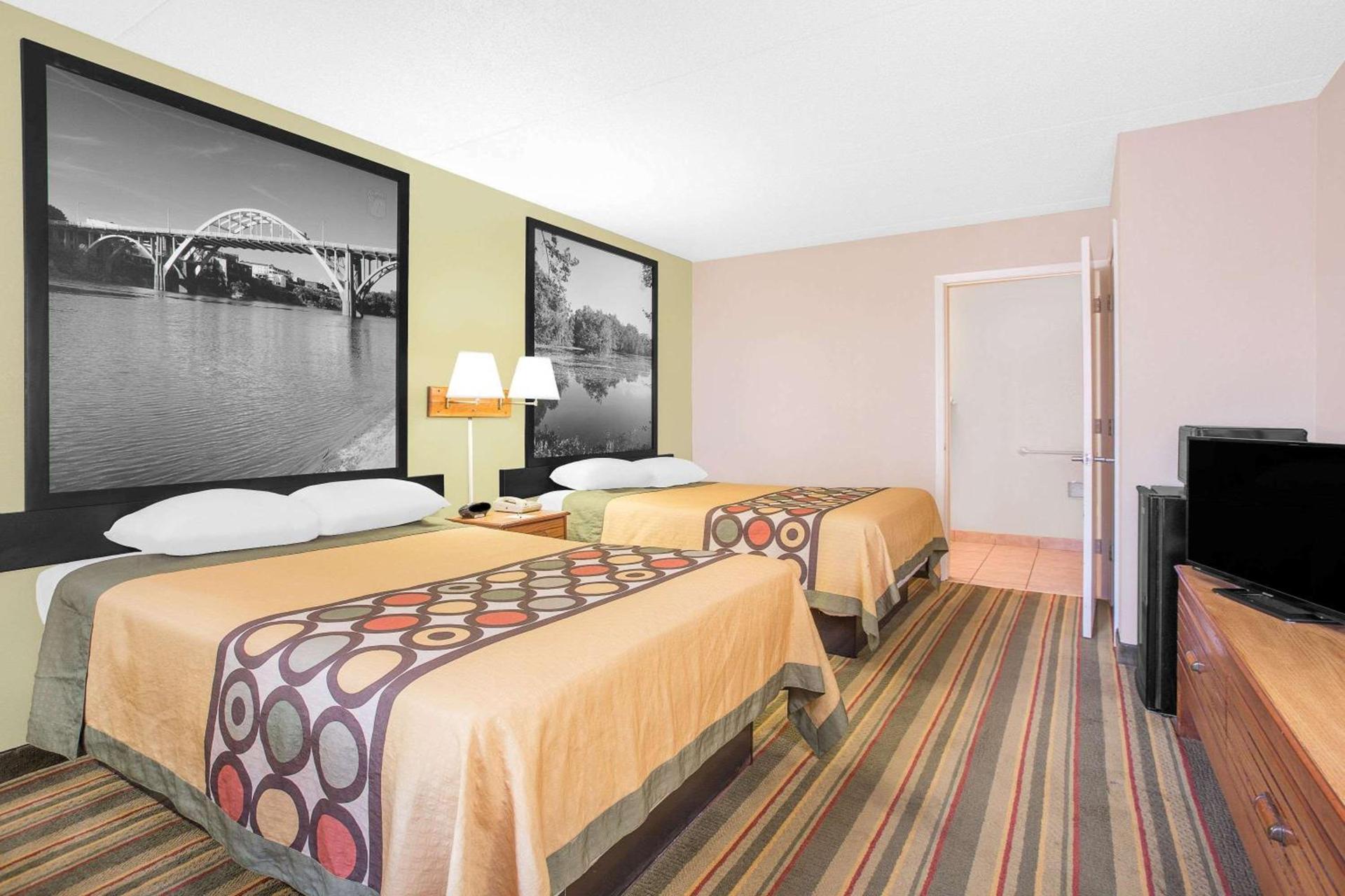 Super 8 by Wyndham Eufaula photo 11