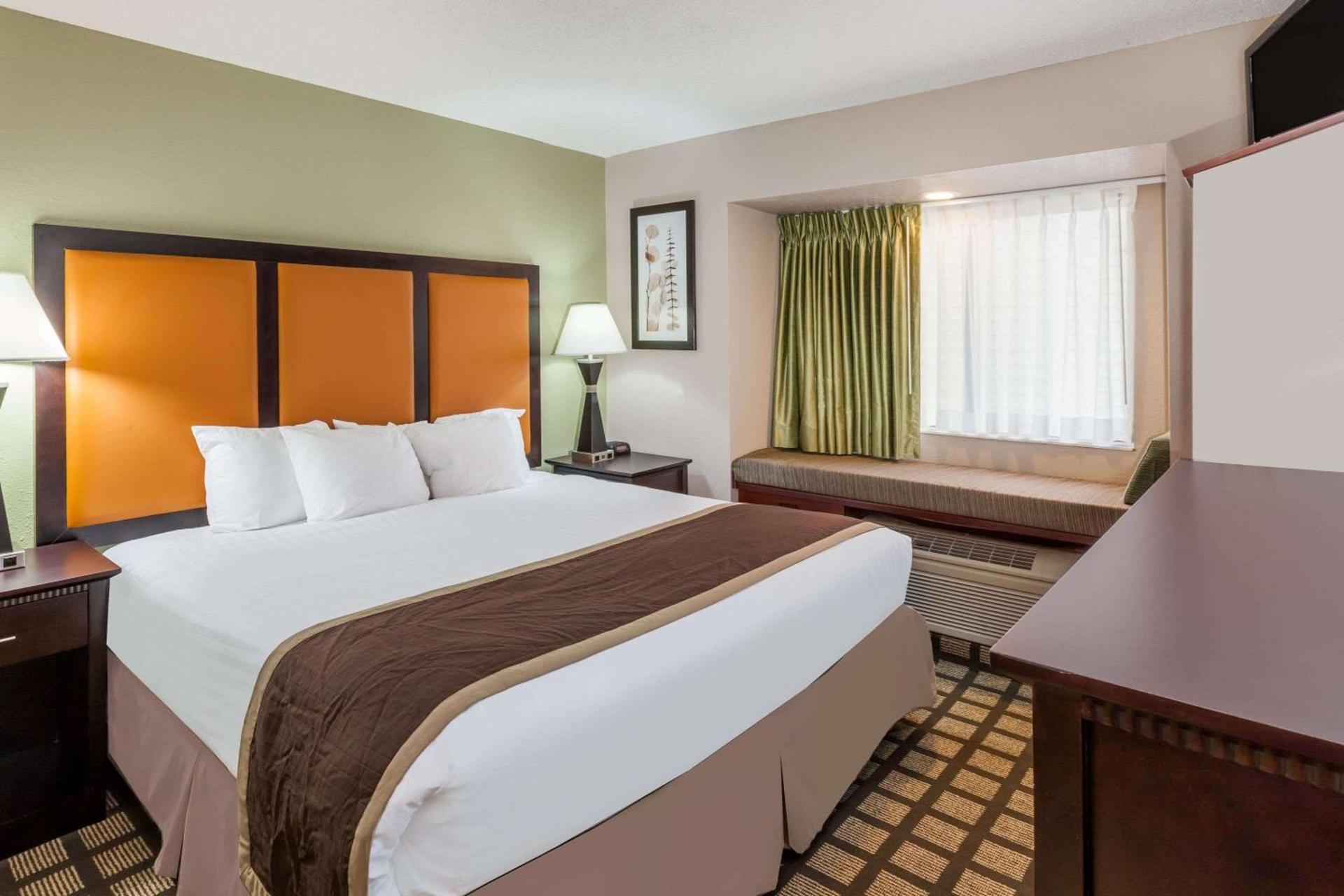 Baymont by Wyndham Gaylord photo 18