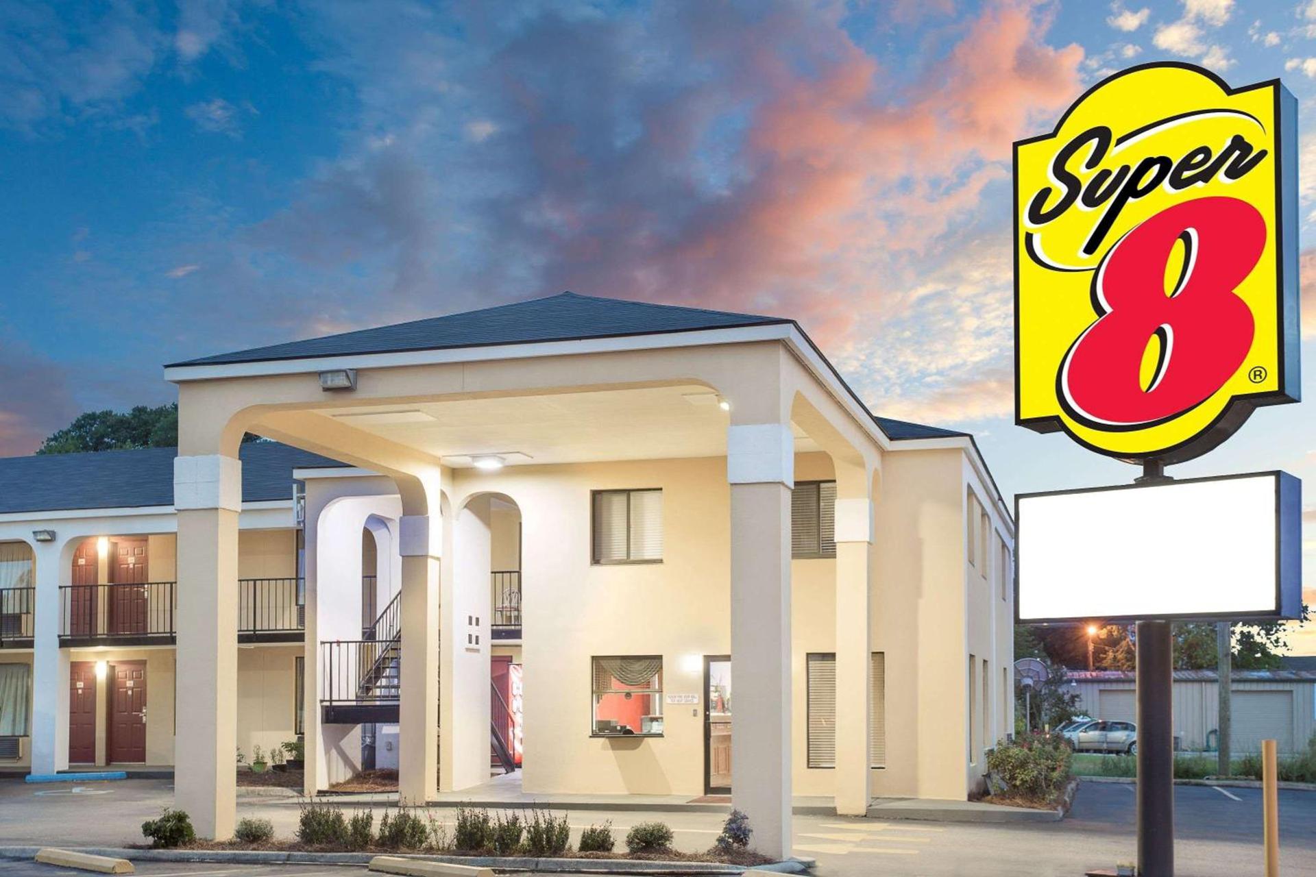 Super 8 by Wyndham Eufaula photo 2