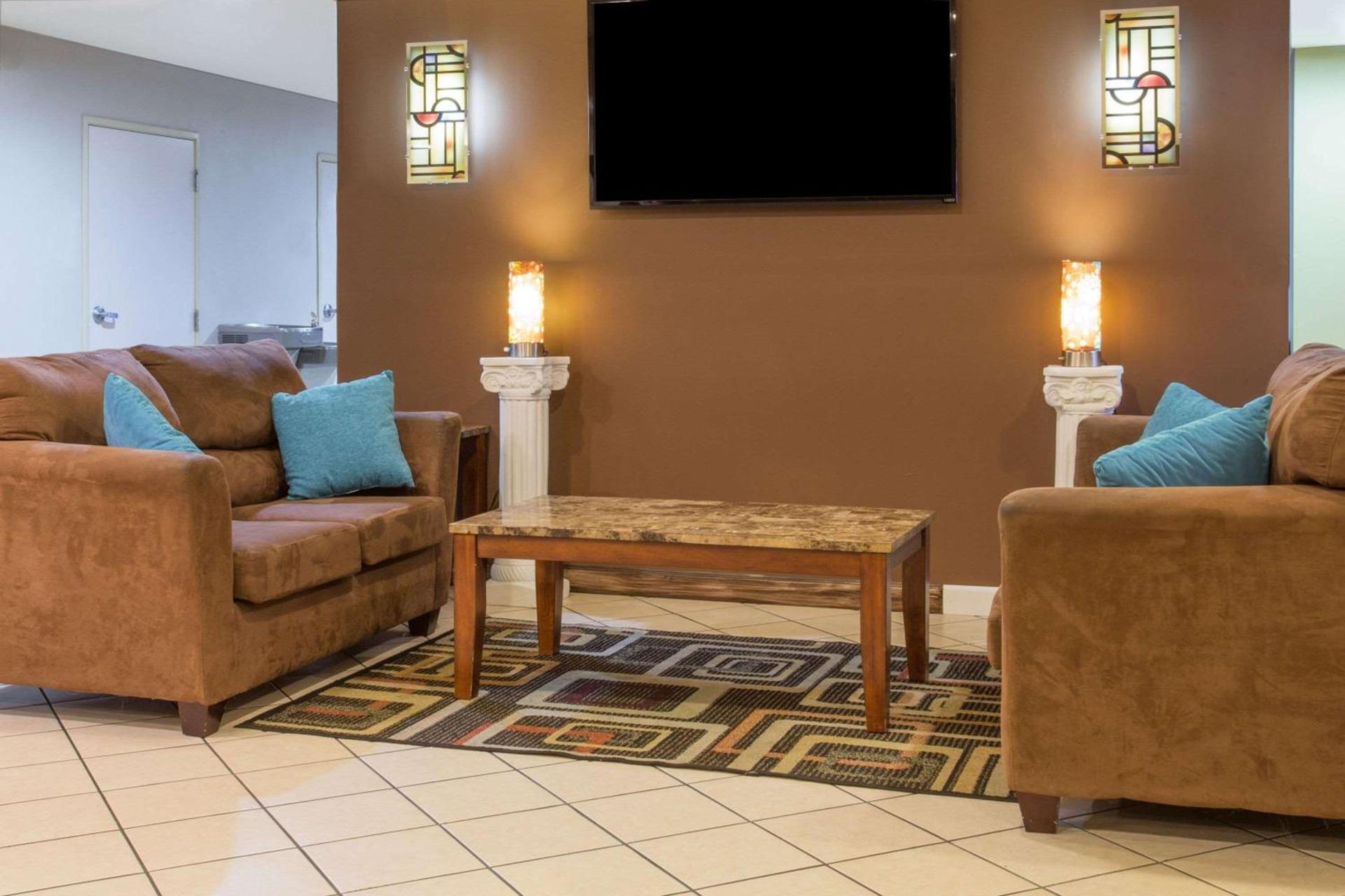 Days Inn & Suites by Wyndham Thibodaux photo 7