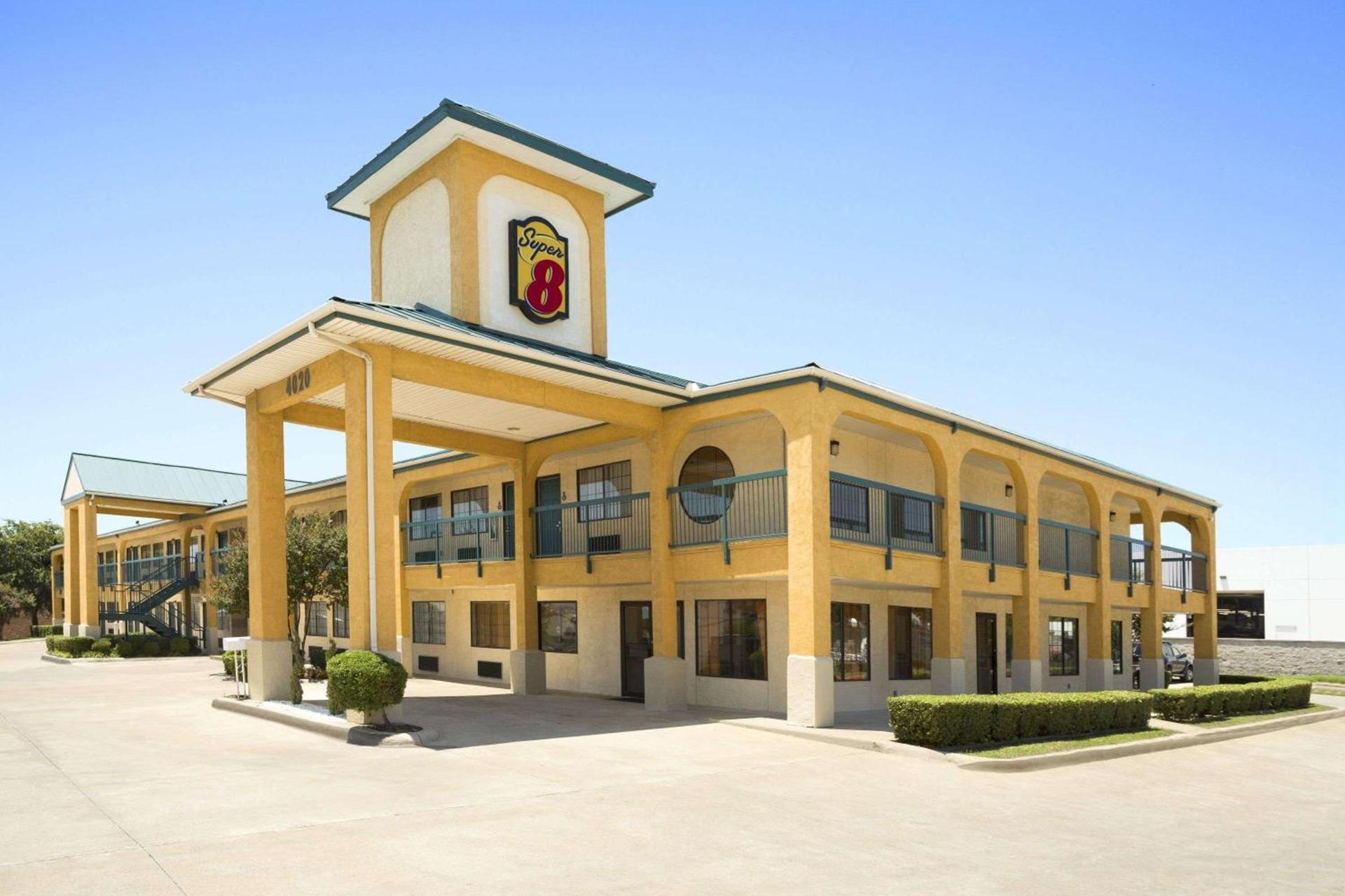 Super 8 by Wyndham Grand Prairie Southwest photo 2
