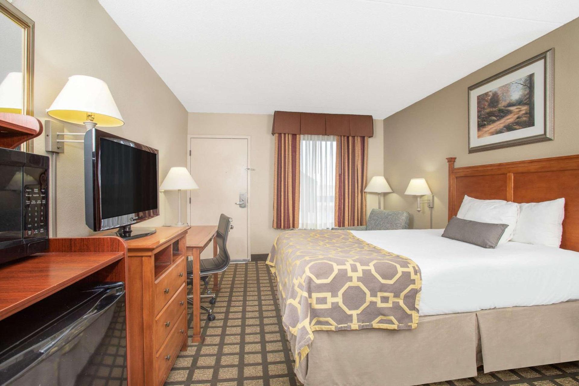 Baymont by Wyndham Hays photo 25