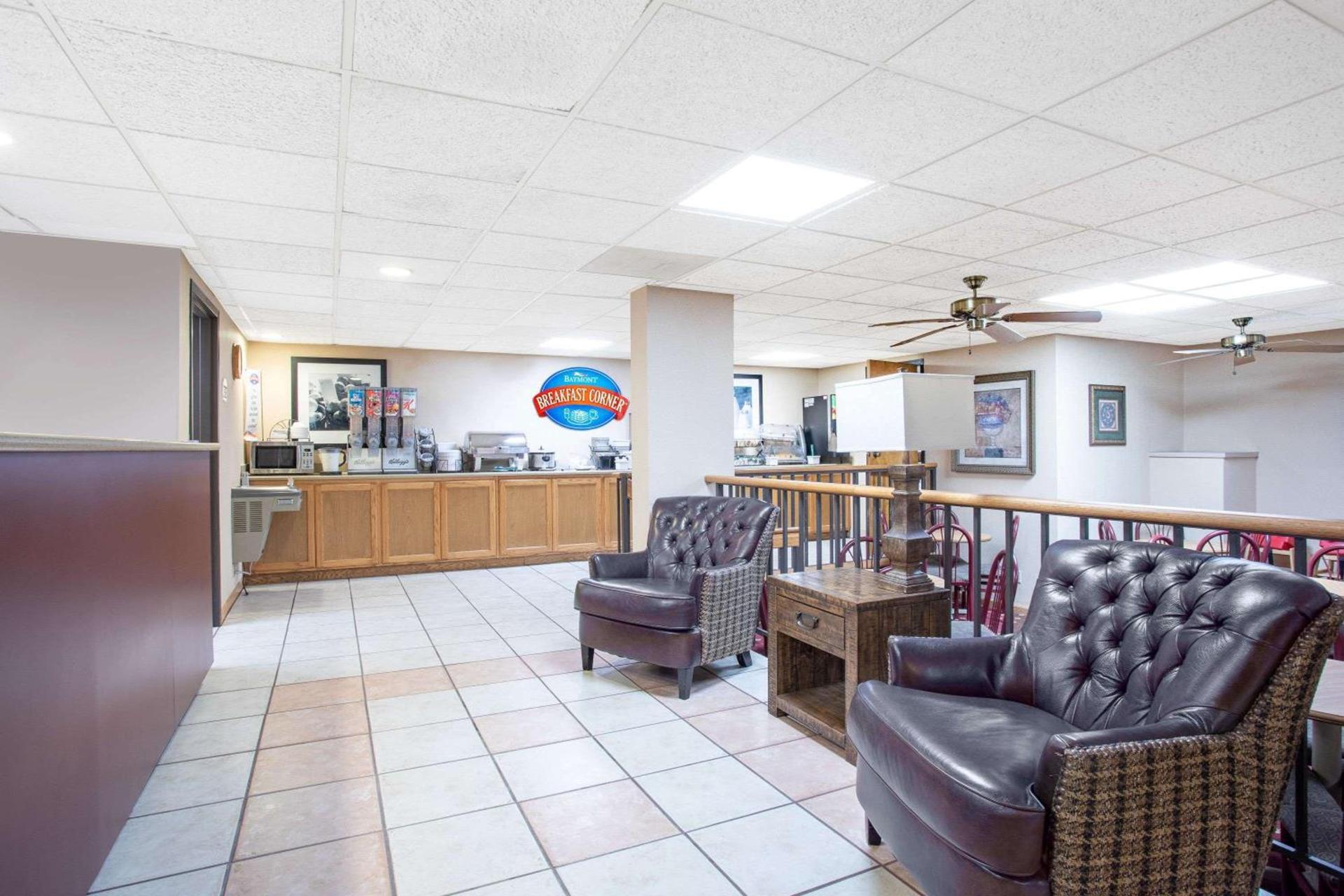 Baymont by Wyndham Hays photo 10