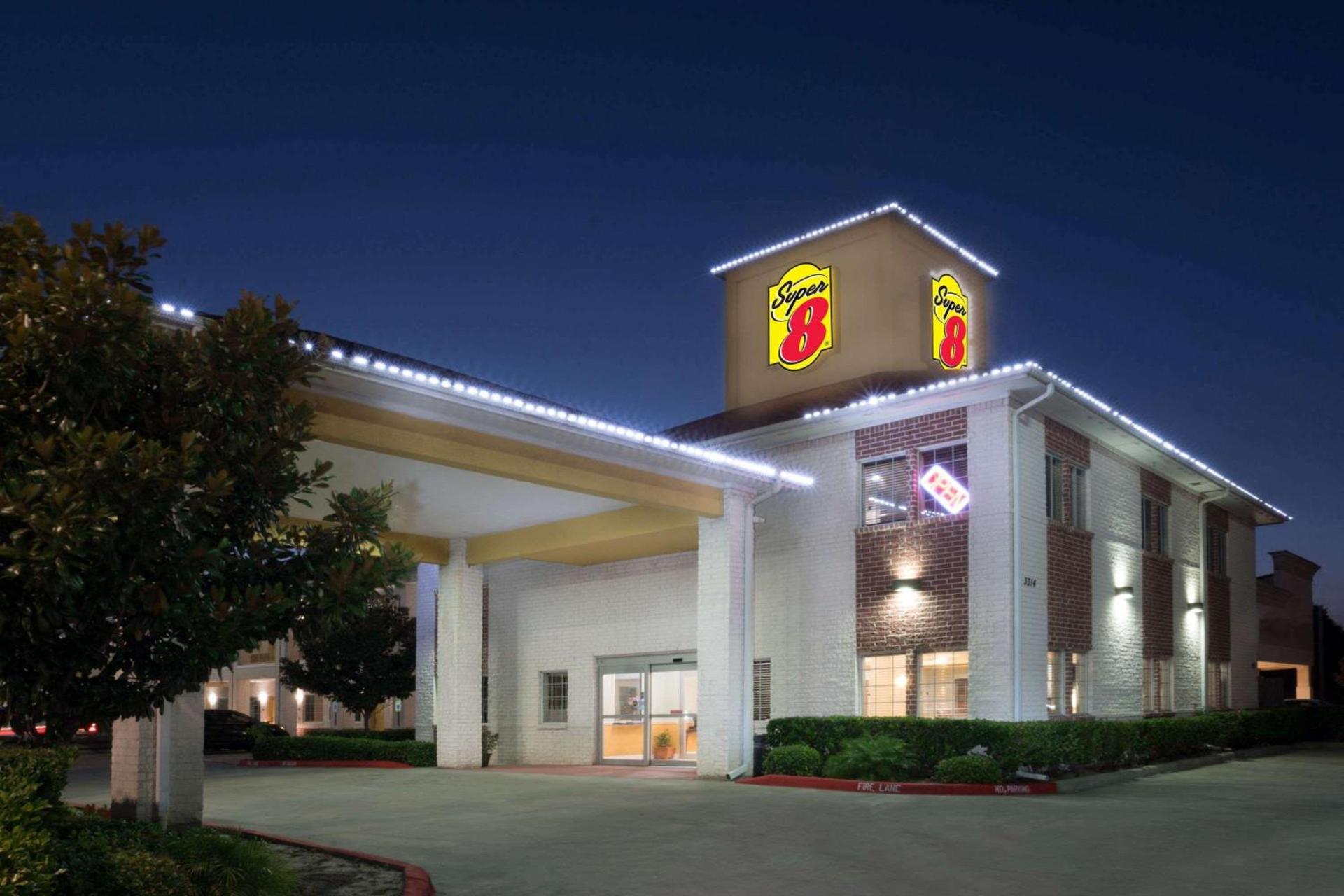 Super 8 by Wyndham Rosenberg TX — hotel in Rosenberg