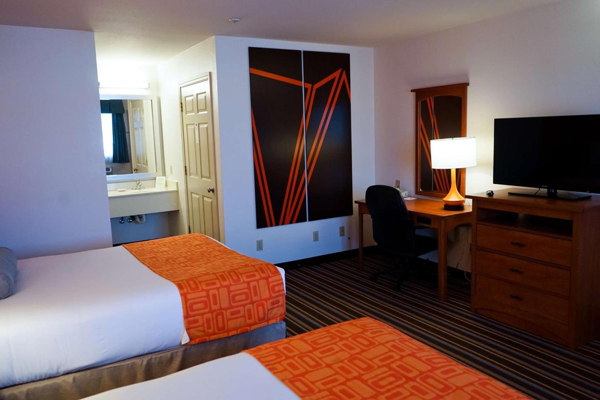 Howard Johnson by Wyndham Salinas photo 8
