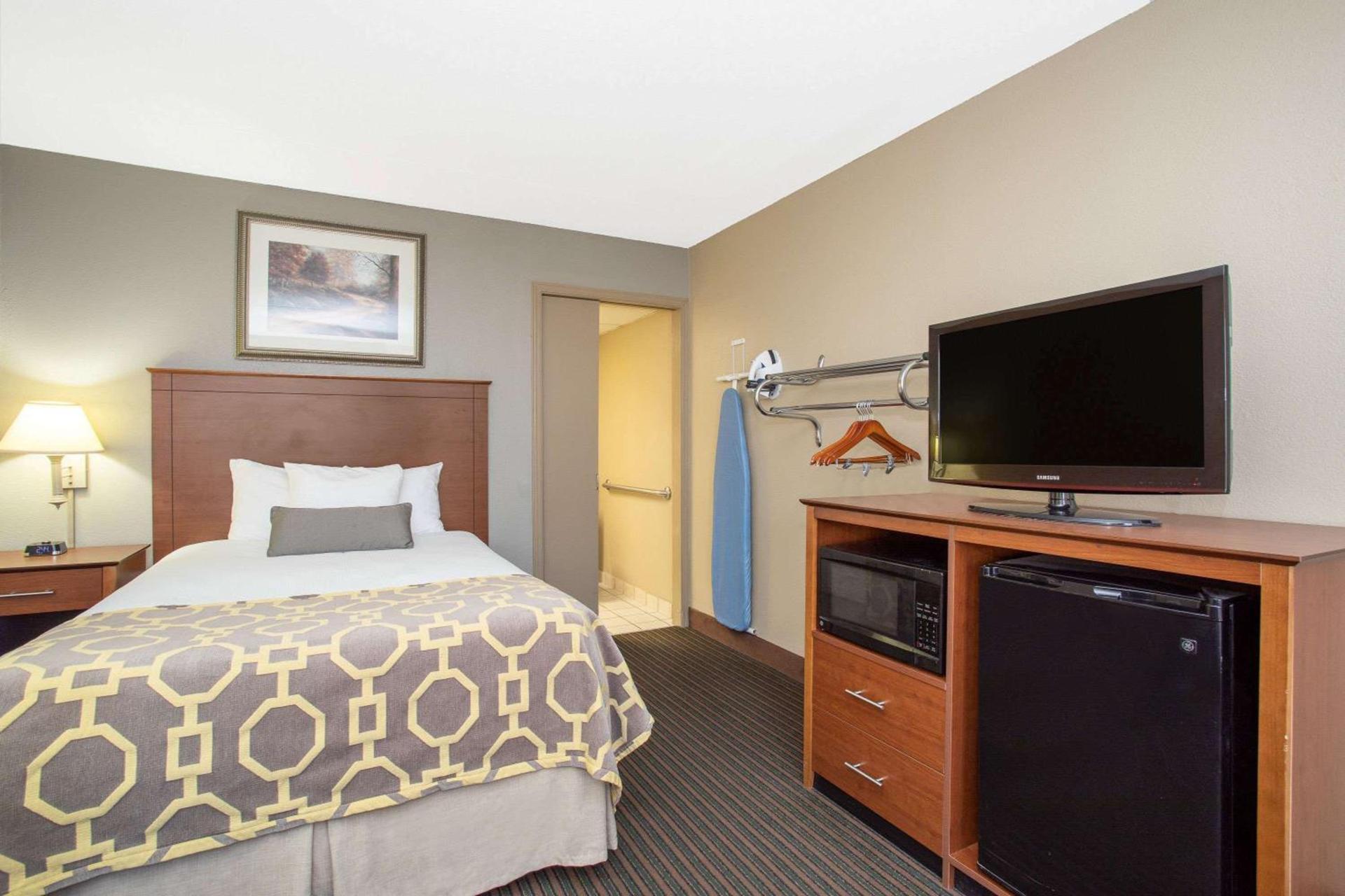 Baymont by Wyndham Hays photo 16