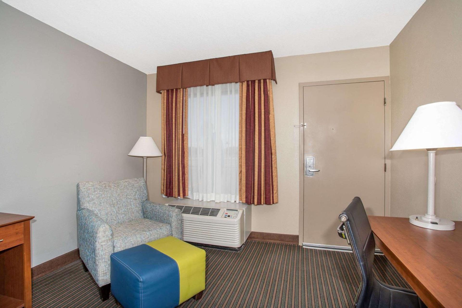 Baymont by Wyndham Hays photo 15