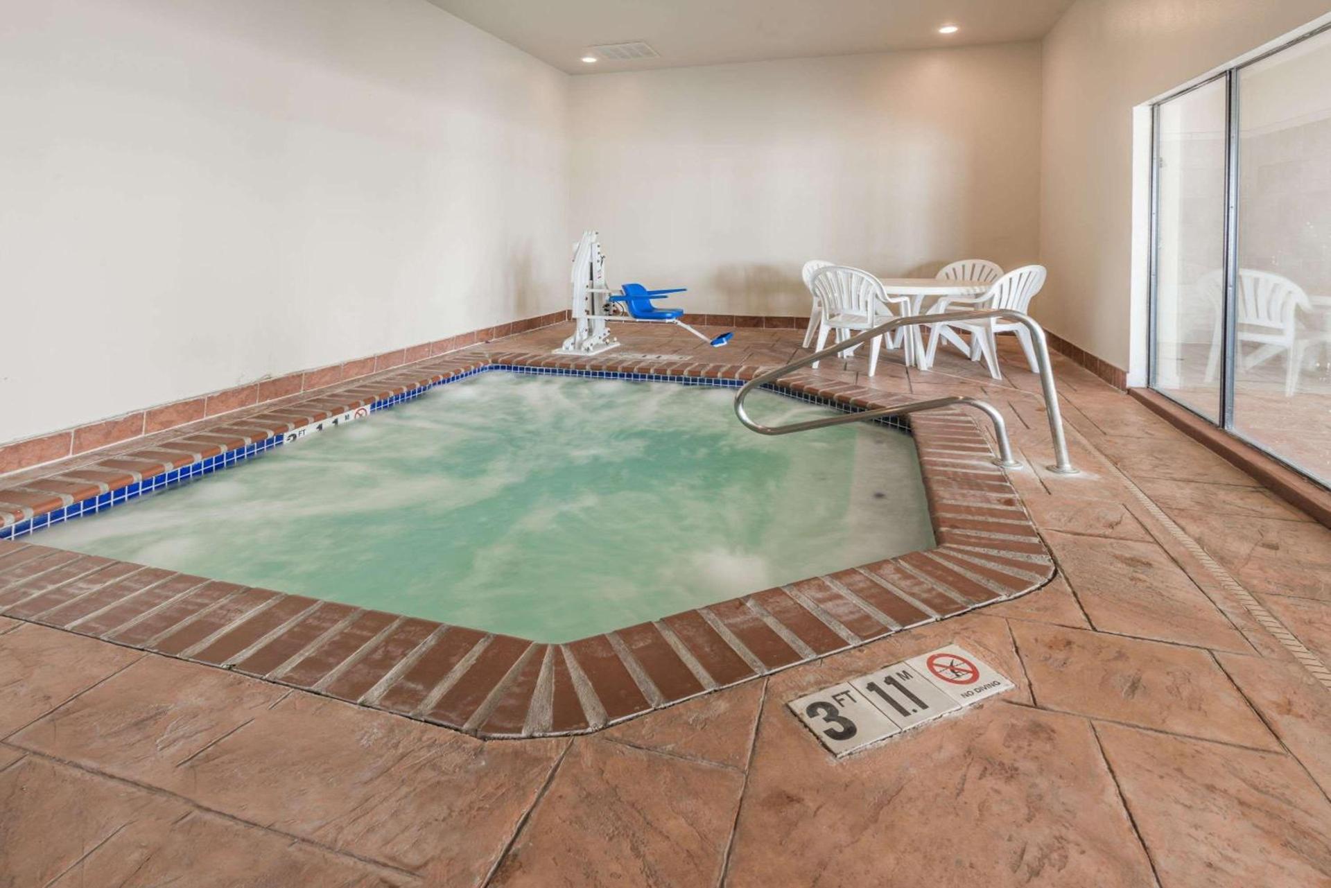 Wingate by Wyndham New Braunfels photo 15
