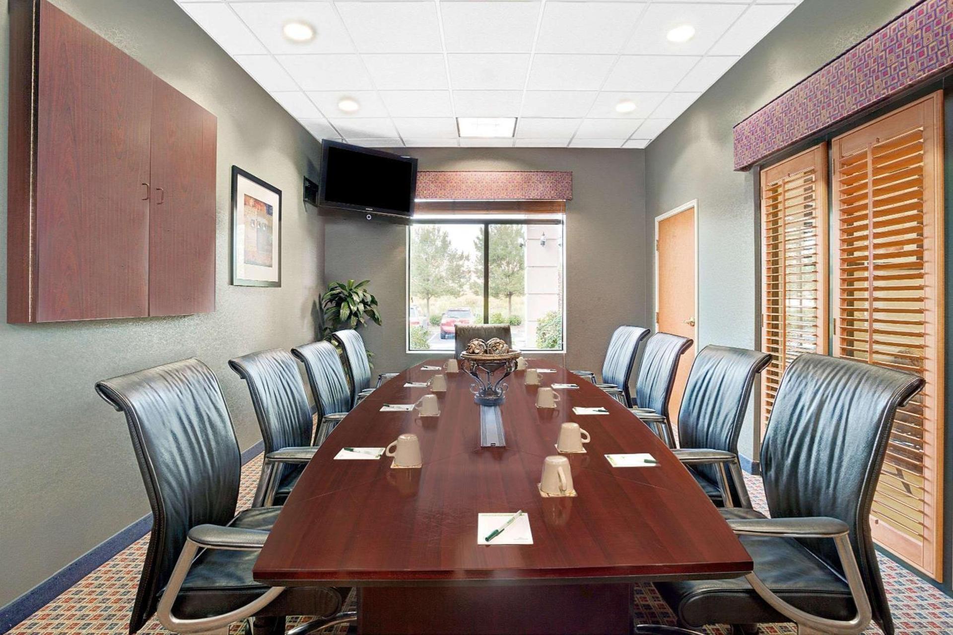 Wingate by Wyndham Atlanta Fairburn photo 32