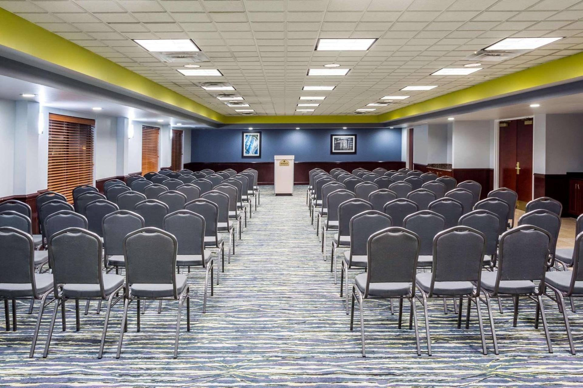 Wingate by Wyndham Chesapeake photo 3