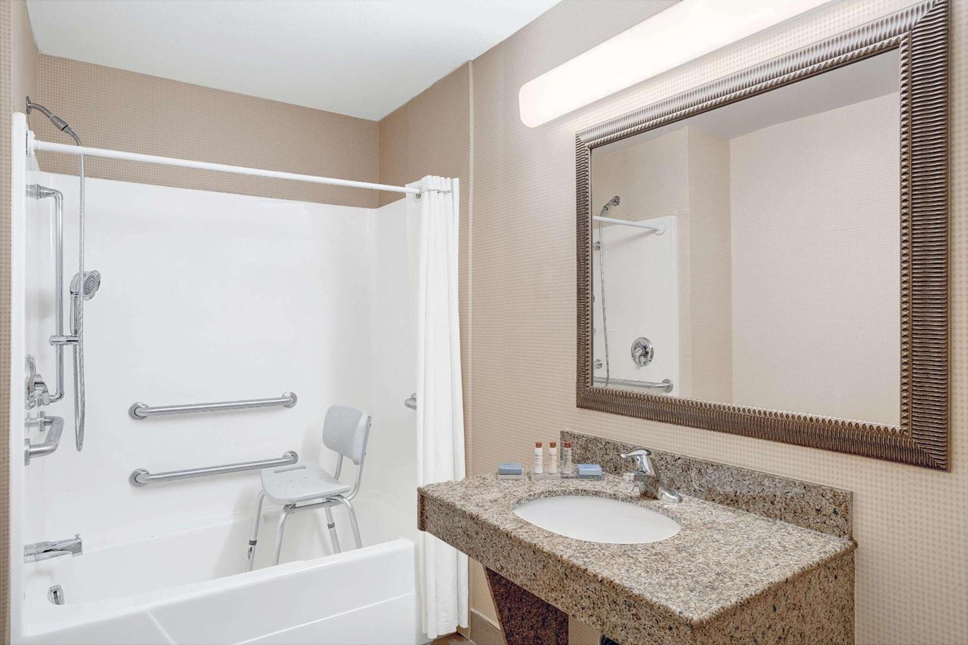 Wingate by Wyndham Atlanta Fairburn photo 30