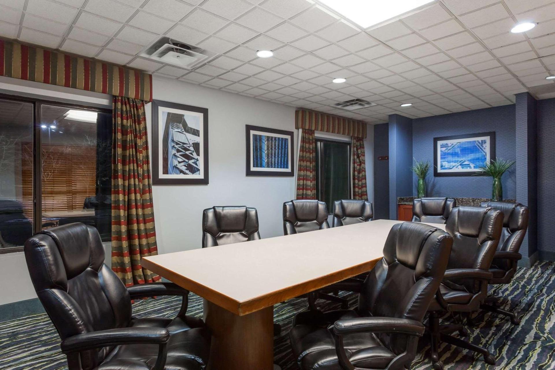 Wingate by Wyndham Chesapeake photo 10