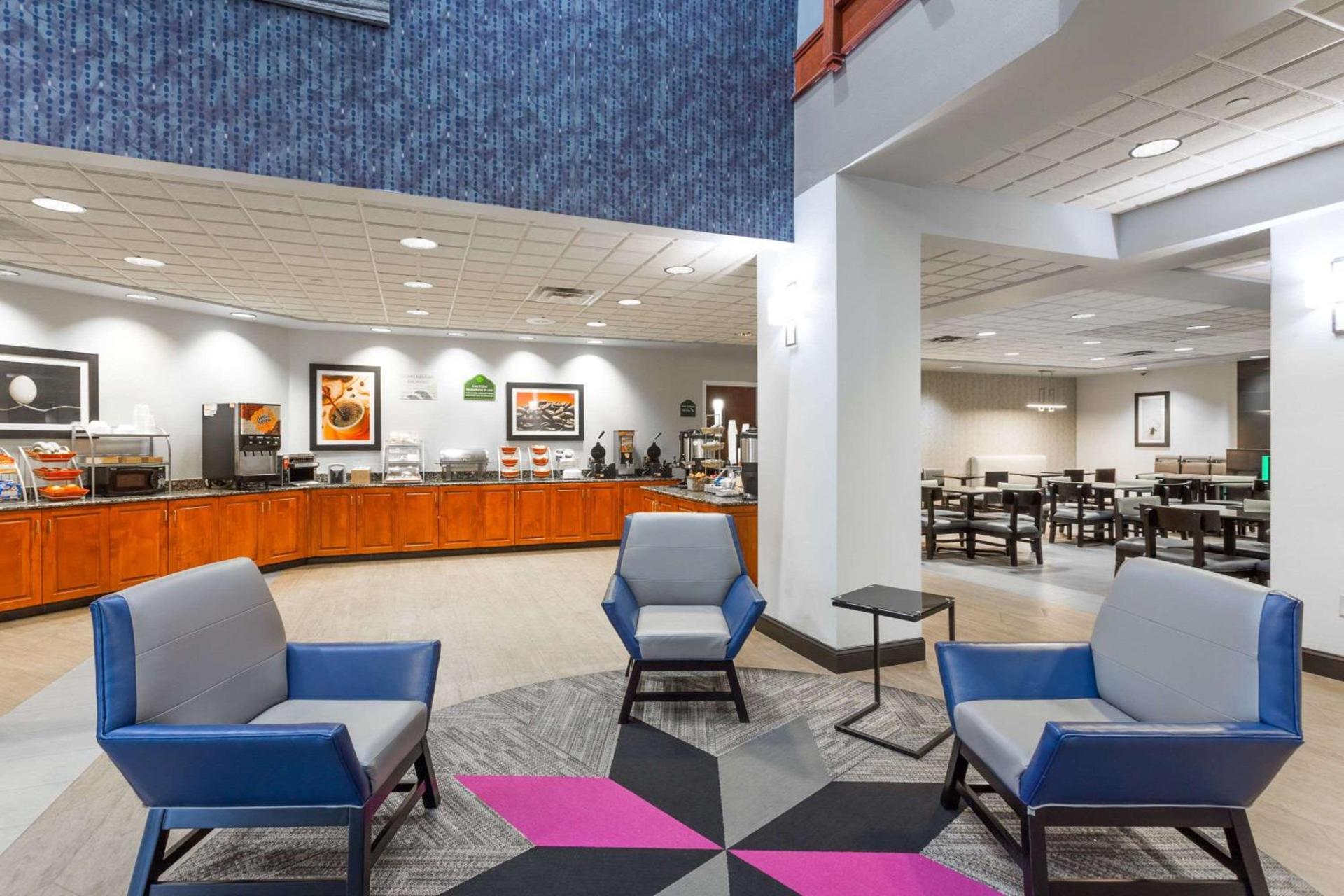 Wingate by Wyndham Chesapeake photo 2