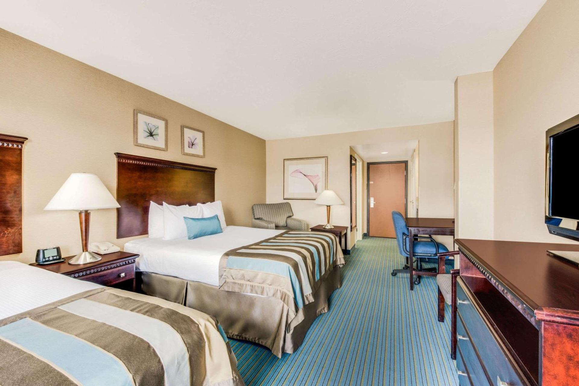 Wingate by Wyndham - York photo 6
