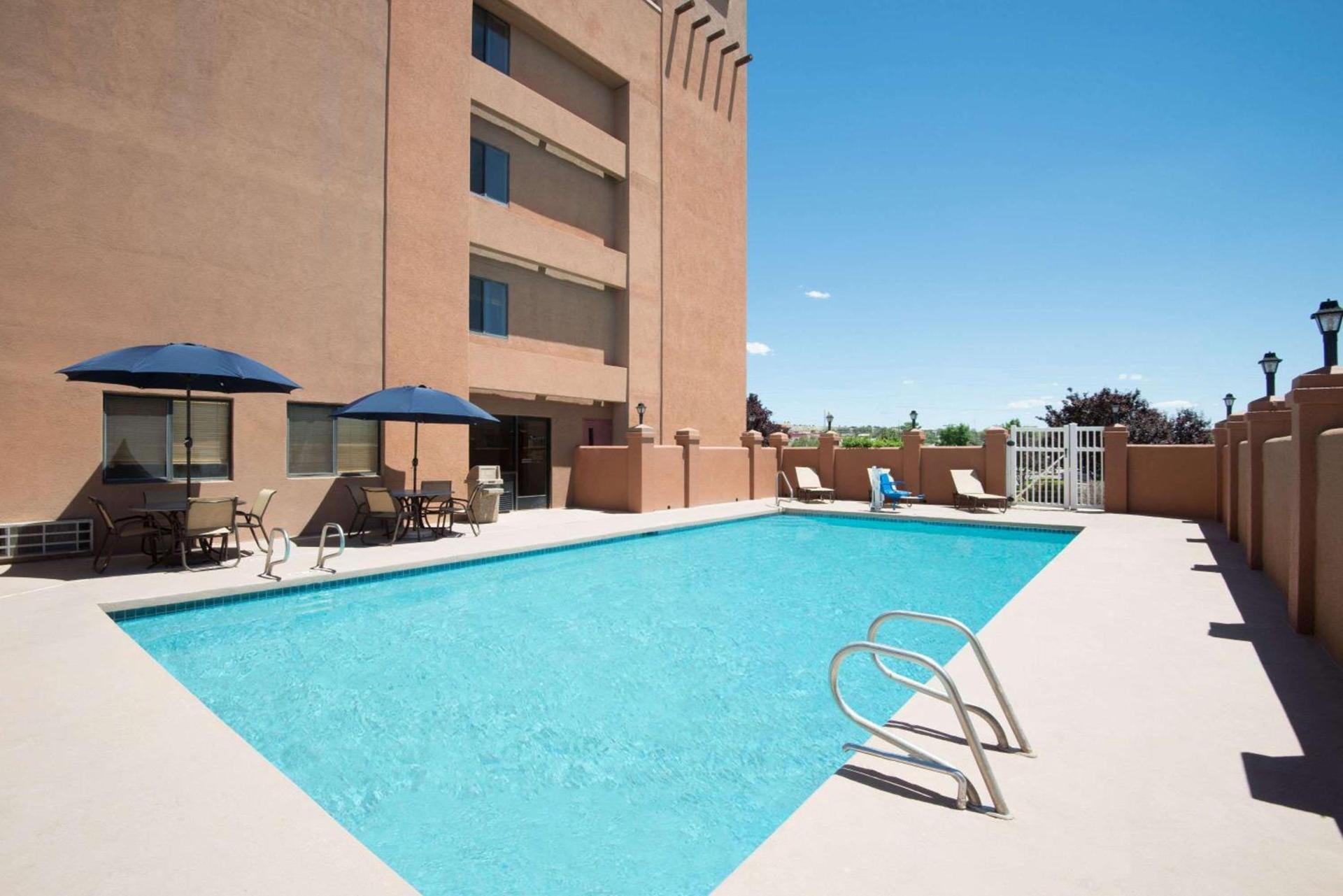 Hawthorn Suites by Wyndham Albuquerque photo 28