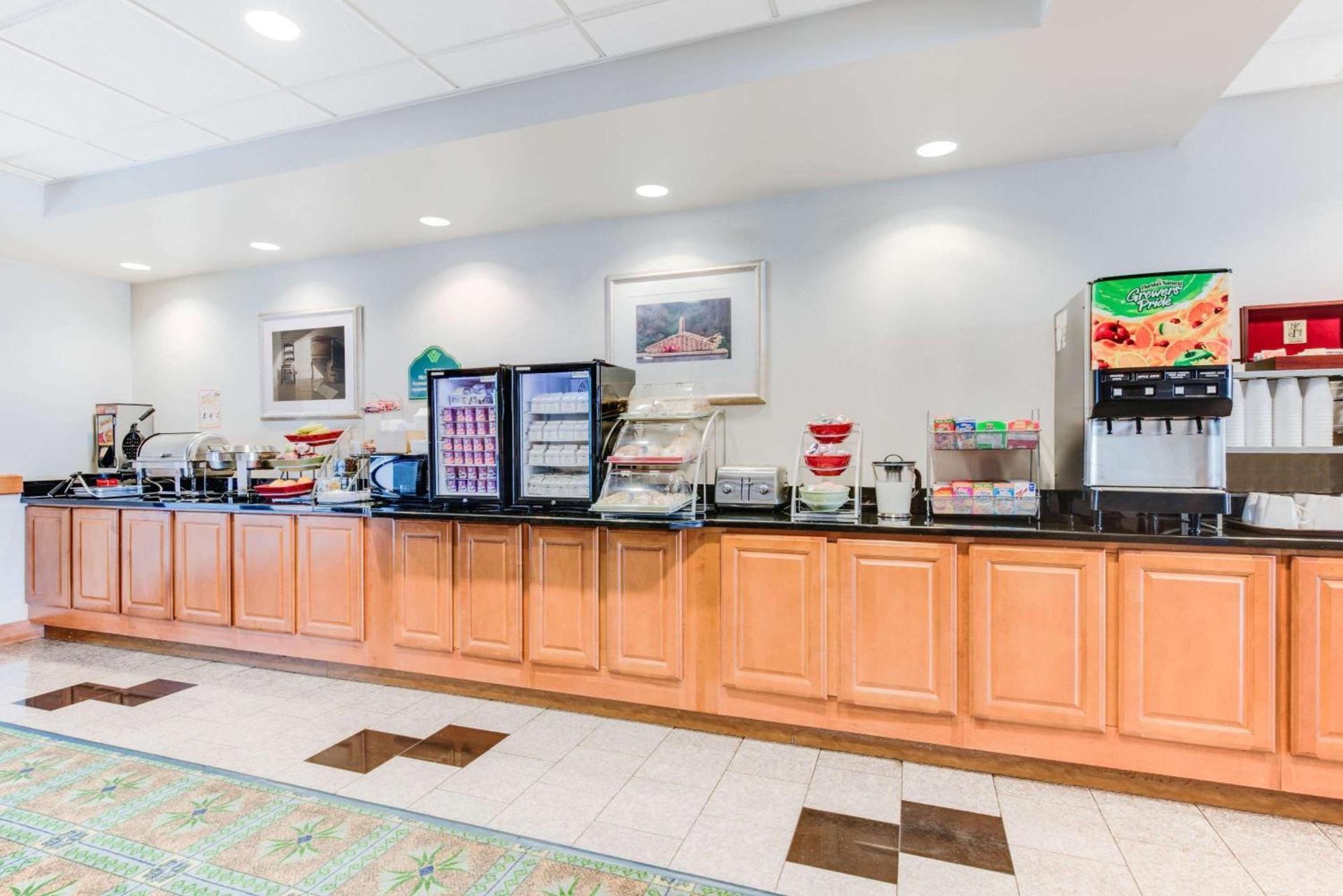 Wingate by Wyndham - York photo 13