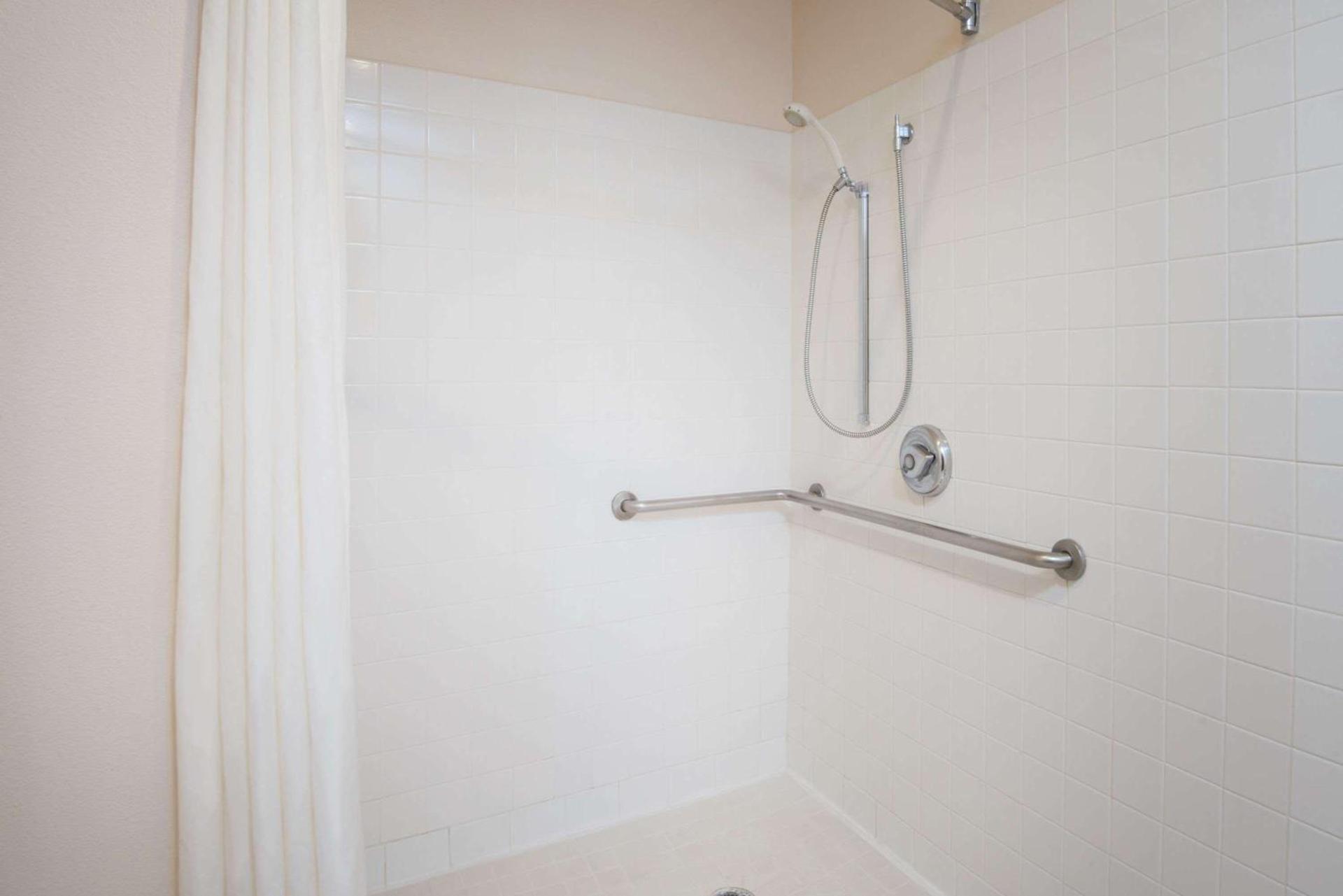 Hawthorn Suites by Wyndham Albuquerque photo 37
