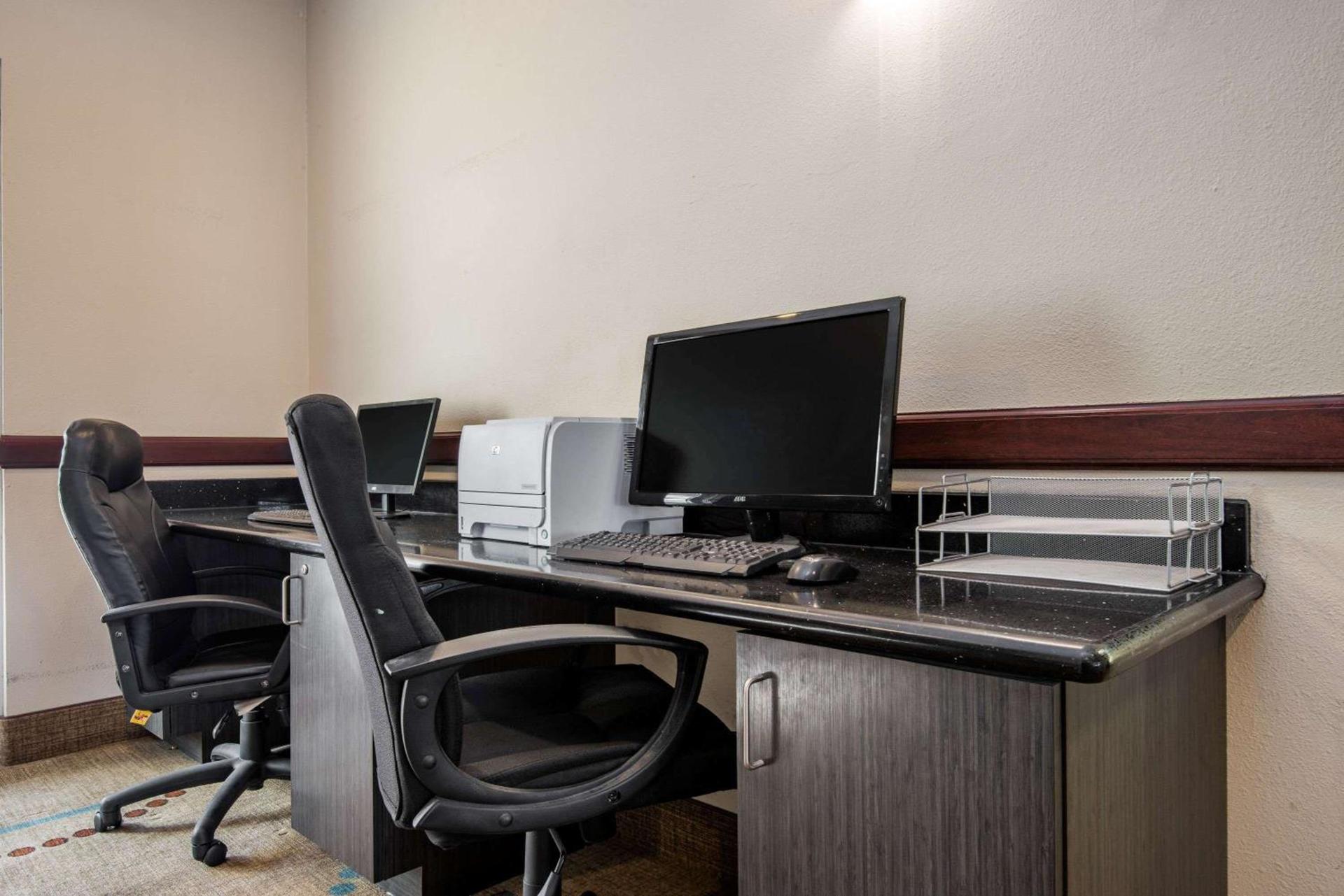 Hawthorn Suites Las Vegas photo 57