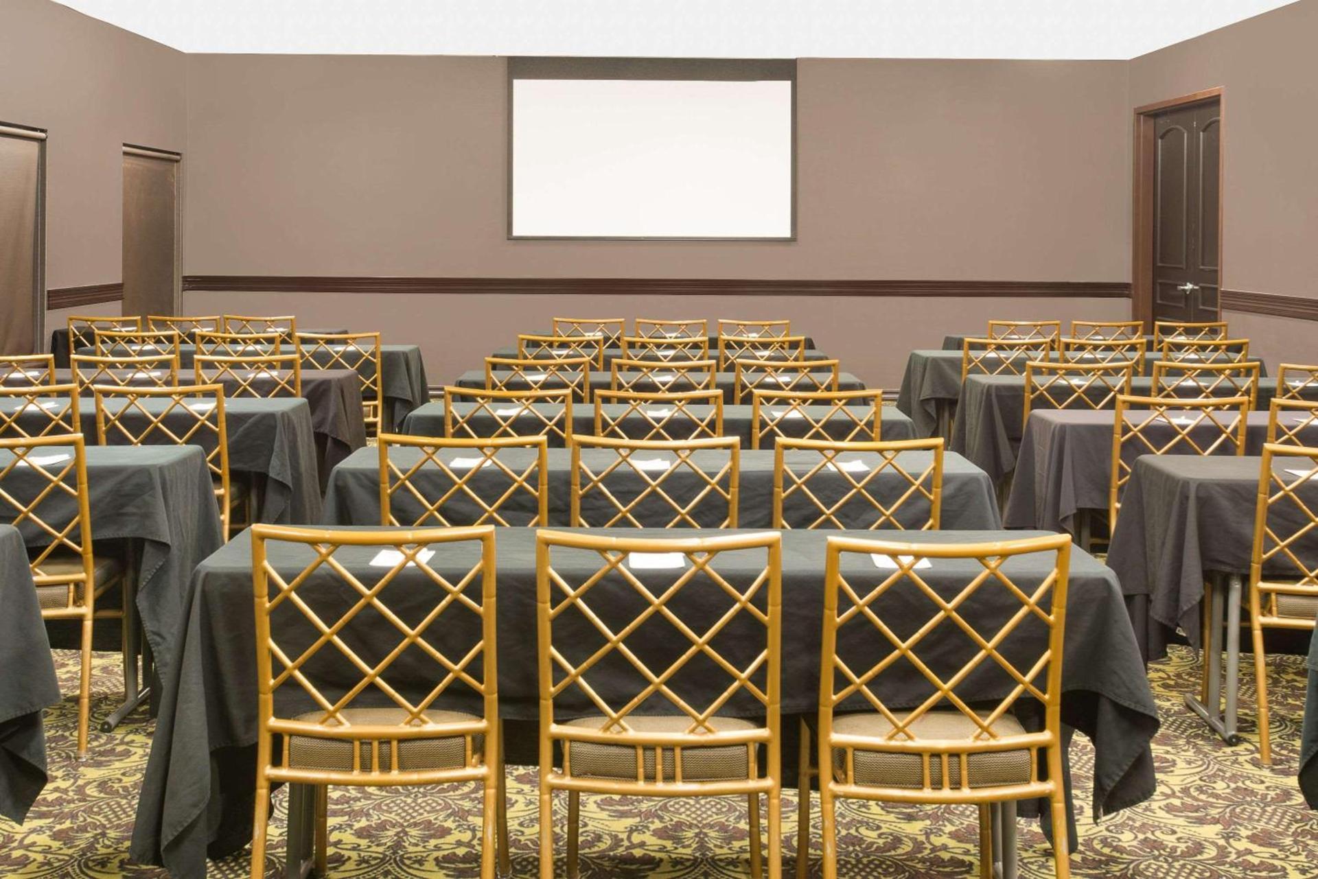 Hawthorn Suites by Wyndham Lubbock photo 31