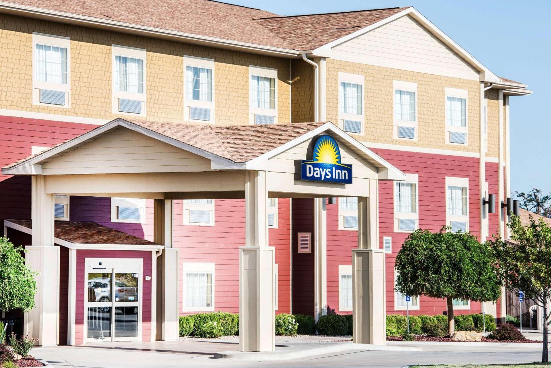Days Inn by Wyndham Ellis photo 1