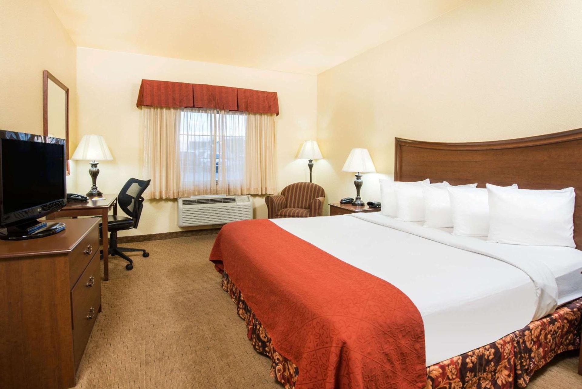 Days Inn by Wyndham Ellis photo 14