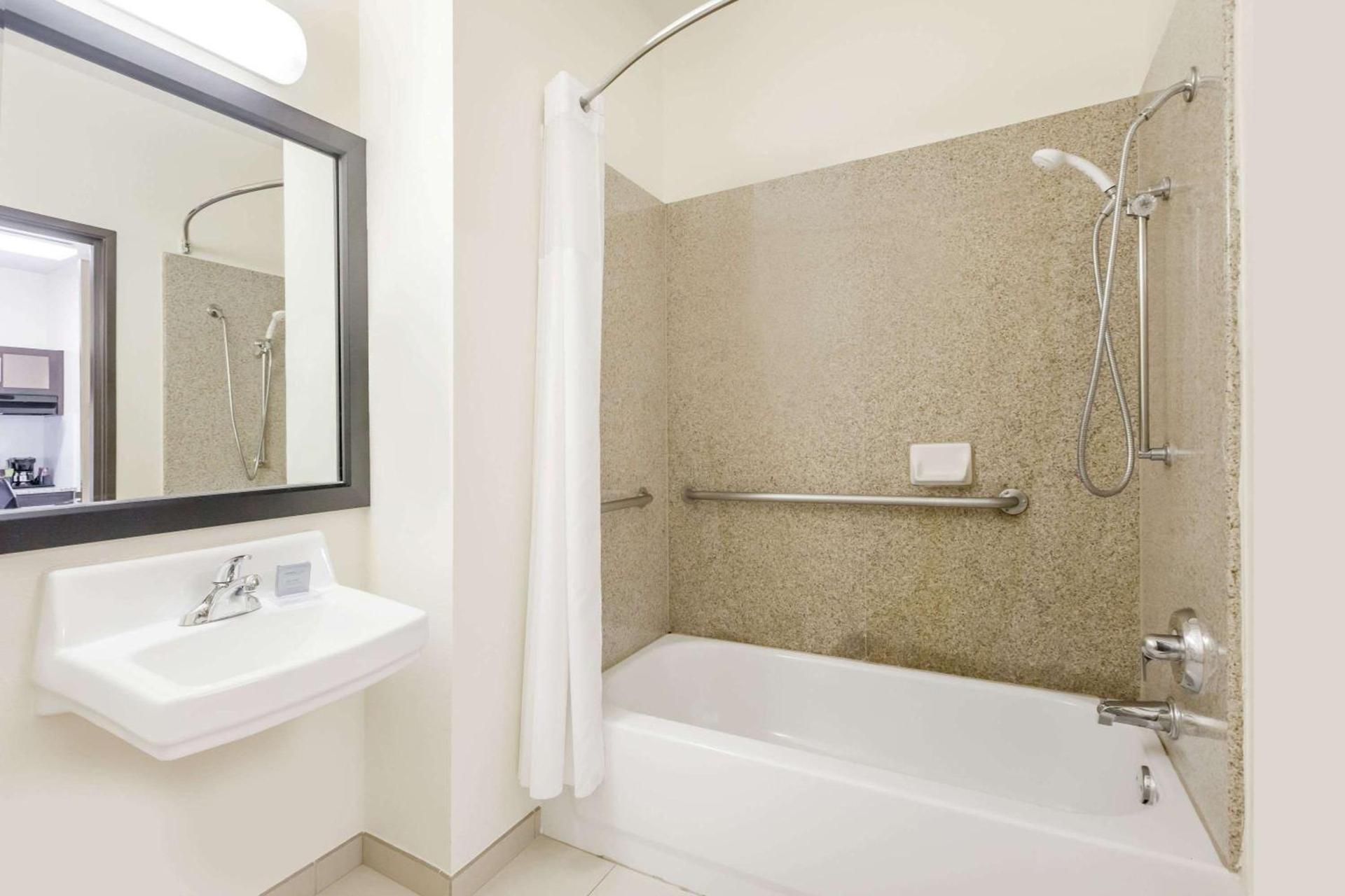 Hawthorn Suites Irving DFW South photo 38