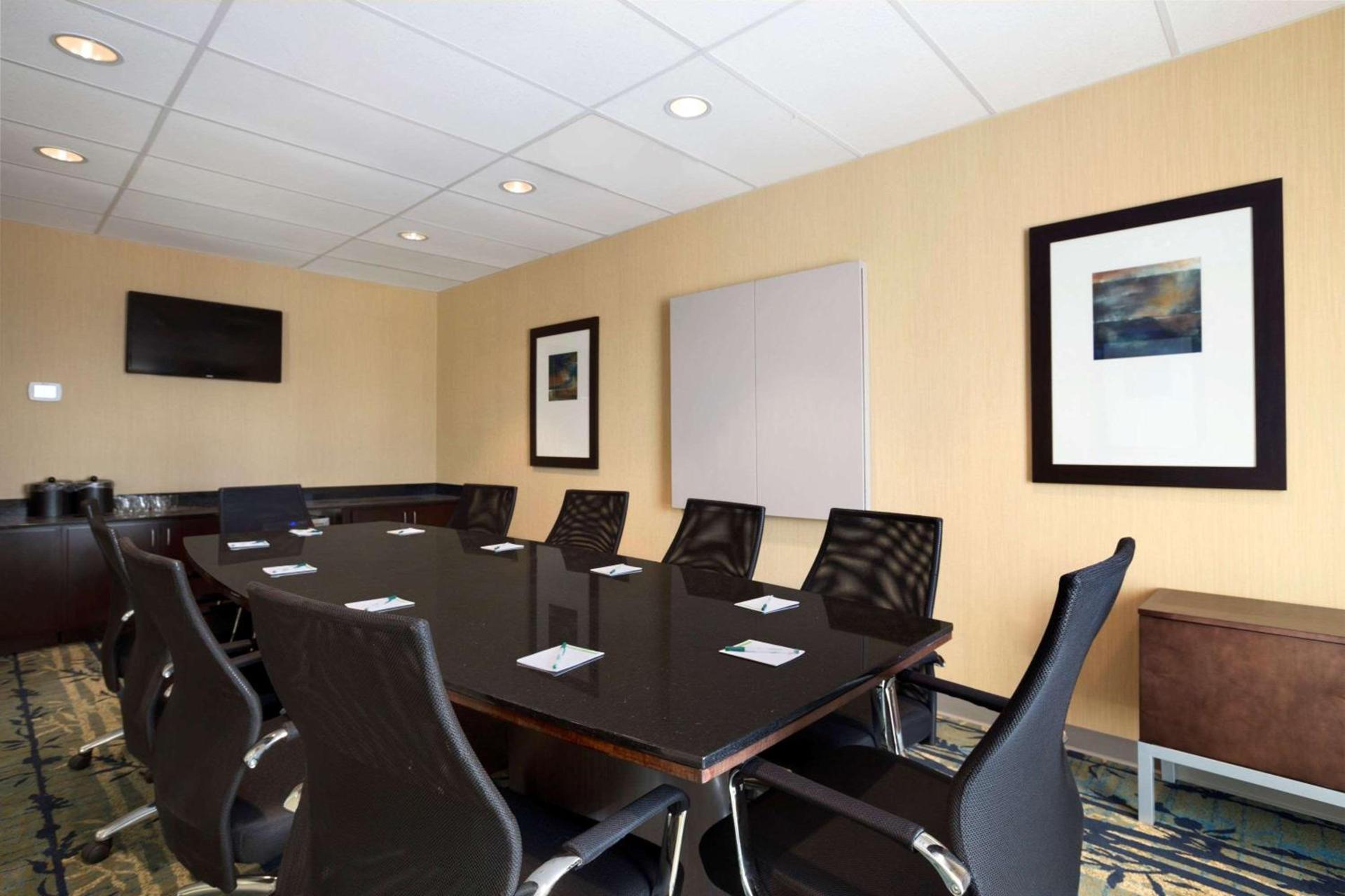 Wingate by Wyndham Seminole photo 10