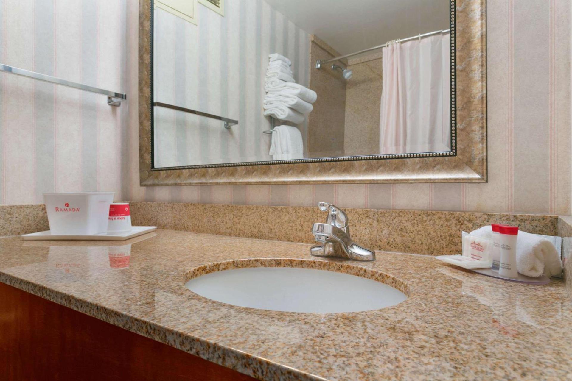 Ramada by Wyndham Bismarck photo 18