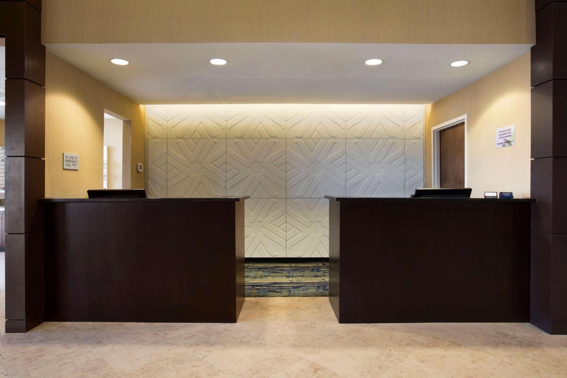 Wingate by Wyndham Seminole photo 12