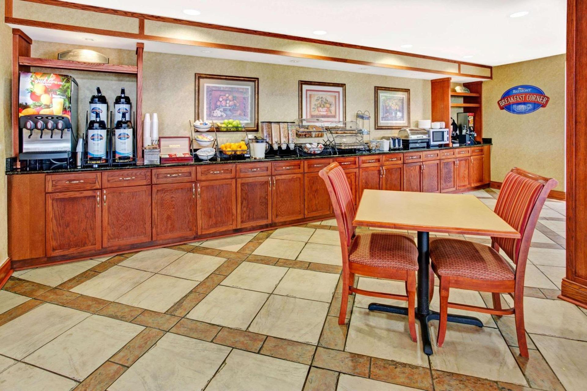 Baymont by Wyndham Indianapolis West photo 13