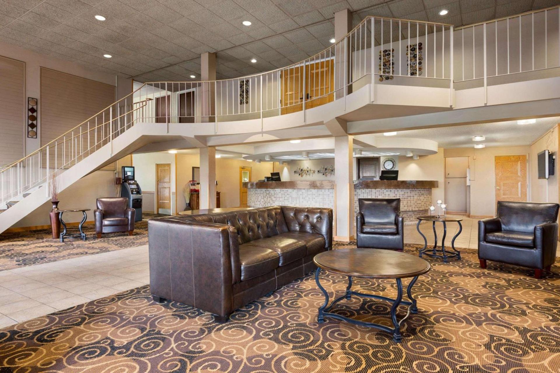 Ramada by Wyndham Bismarck photo 3