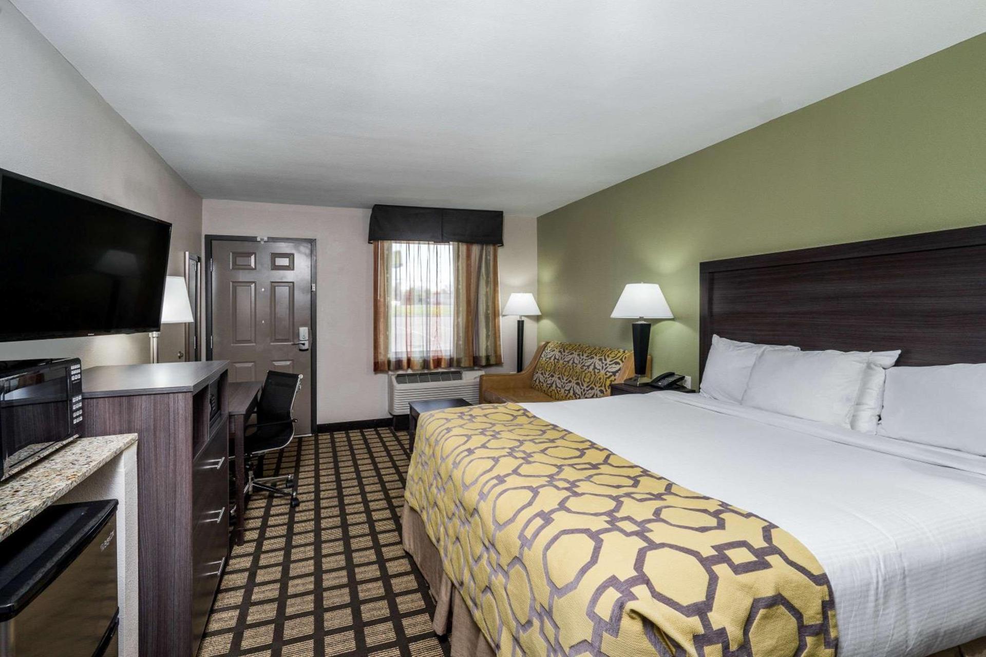 Baymont by Wyndham Clarksville photo 4