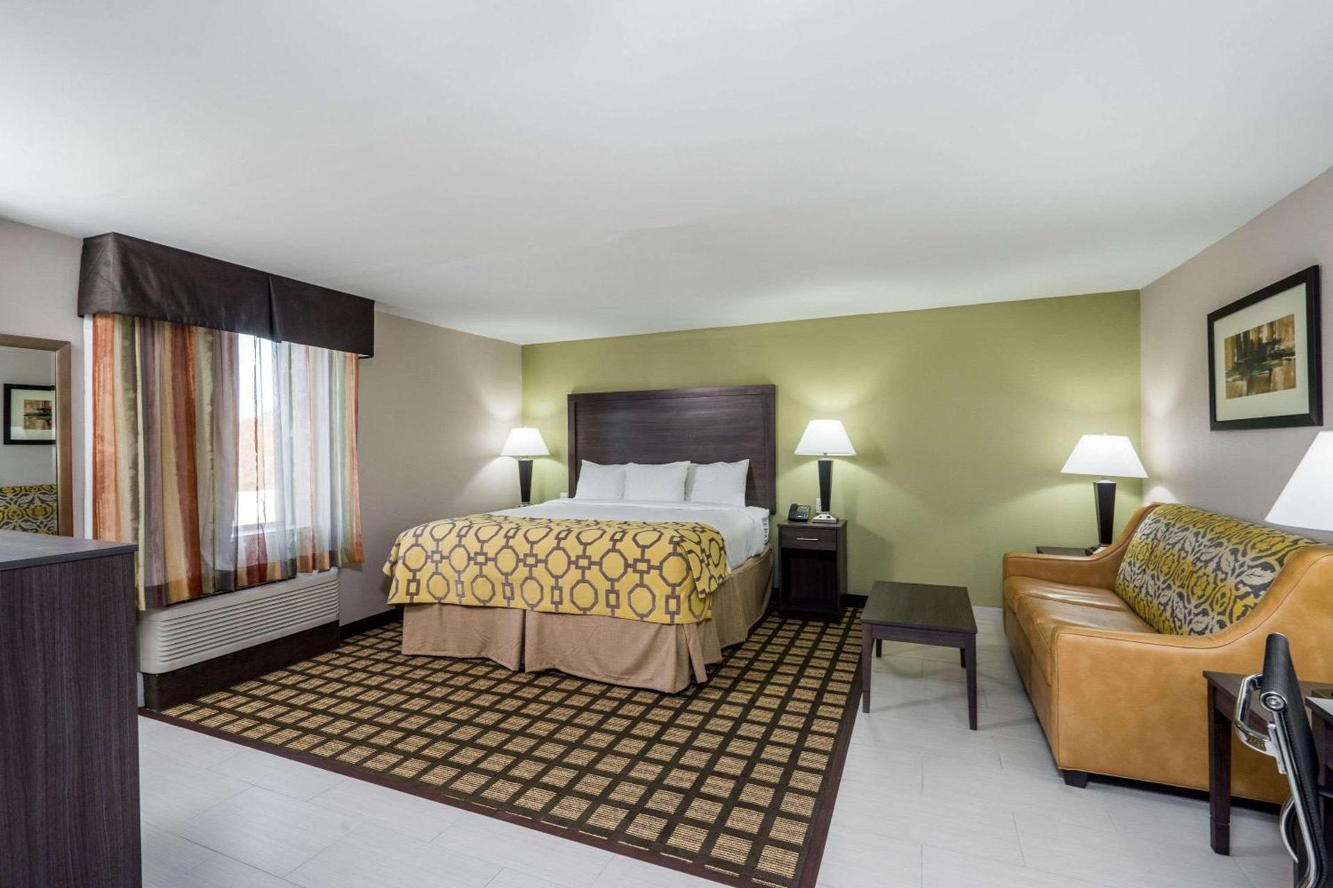 Baymont by Wyndham Clarksville photo 46