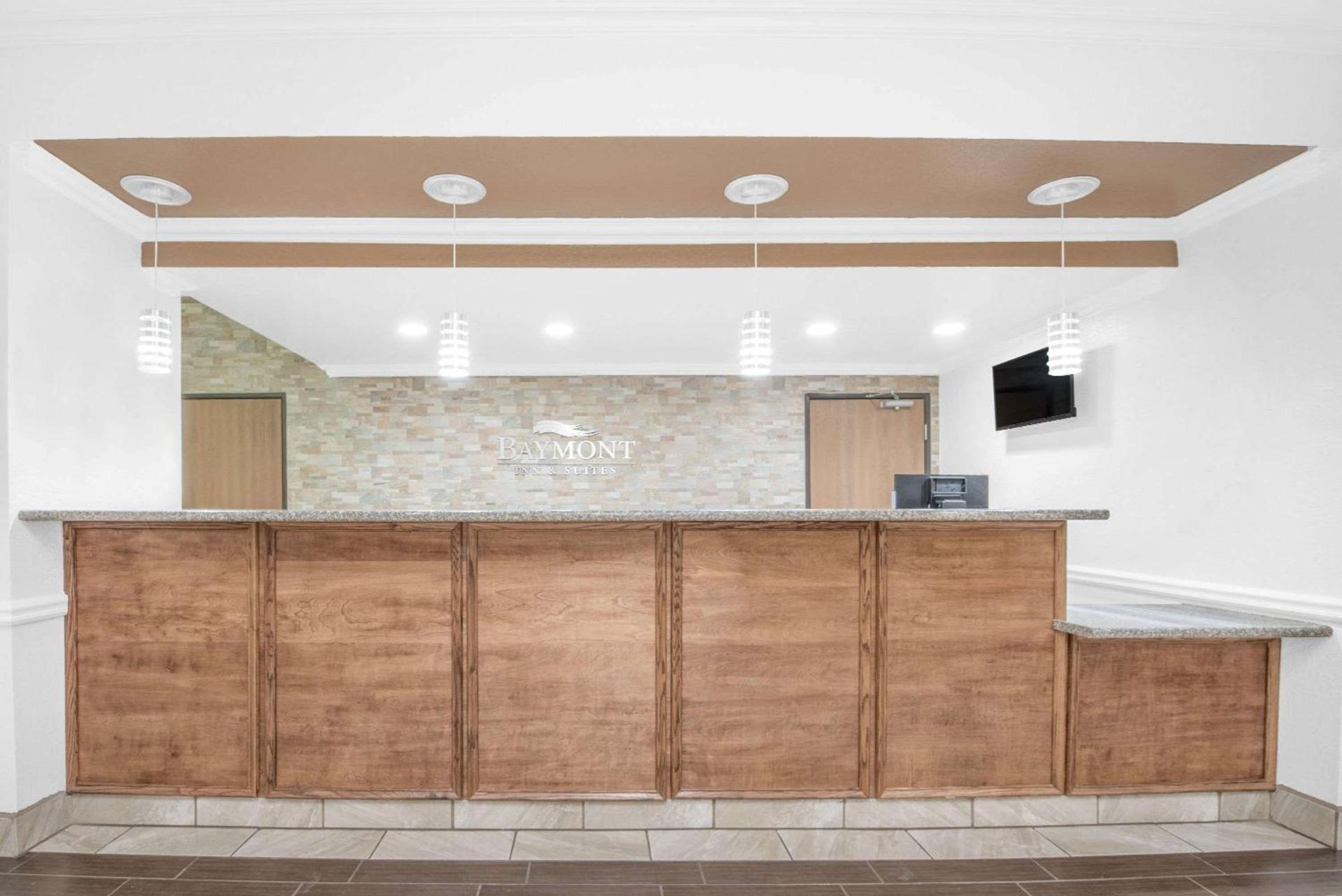 Baymont by Wyndham Pearsall photo 58