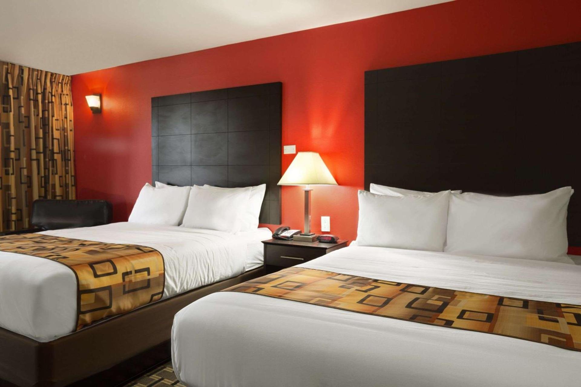 Days Inn by Wyndham Henryetta photo 7