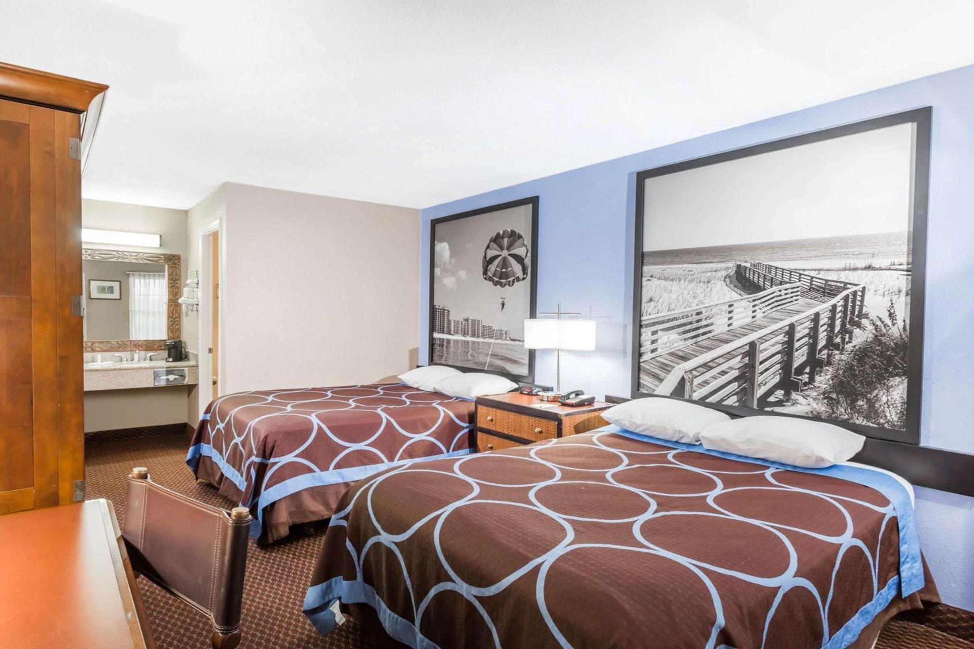 Super 8 by Wyndham Foley photo 16