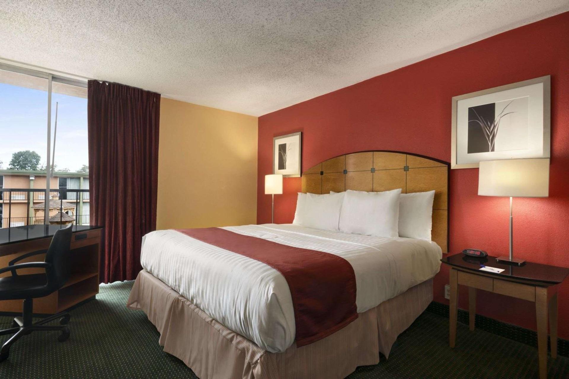 Baymont by Wyndham Salem Roanoke Area photo 19