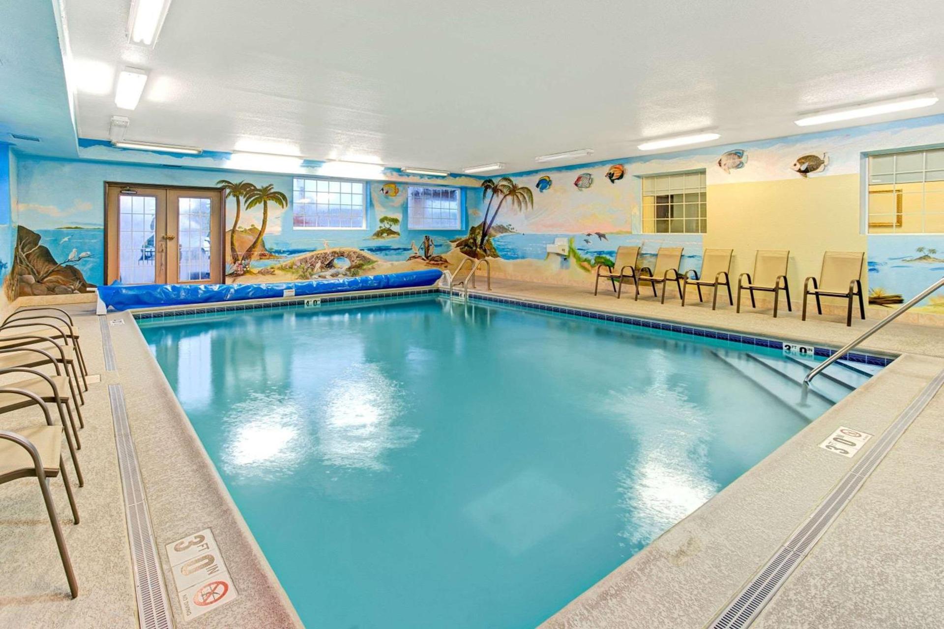 Super 8 by Wyndham Gurnee photo 4