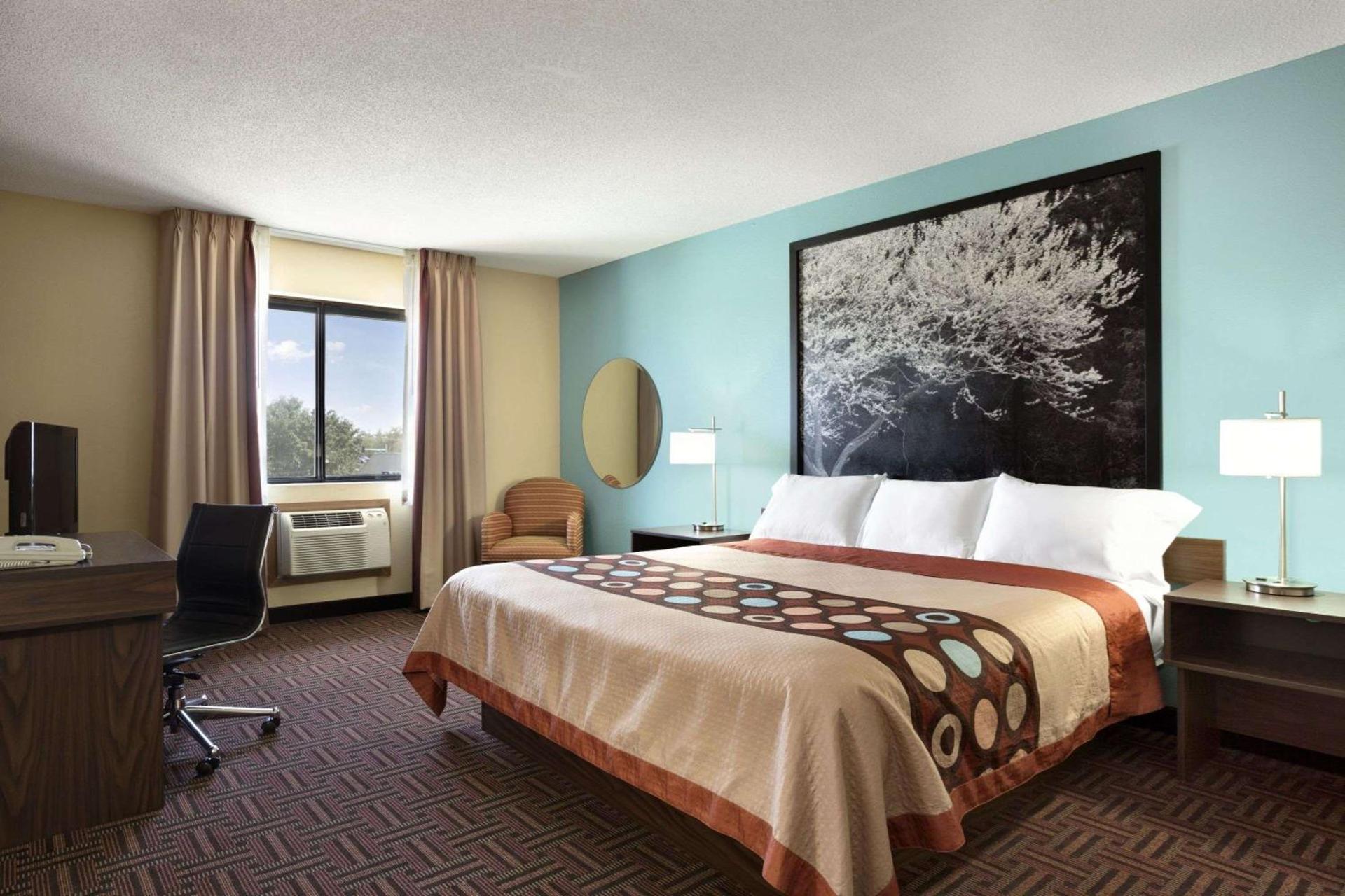 Super 8 by Wyndham Carbondale photo 10