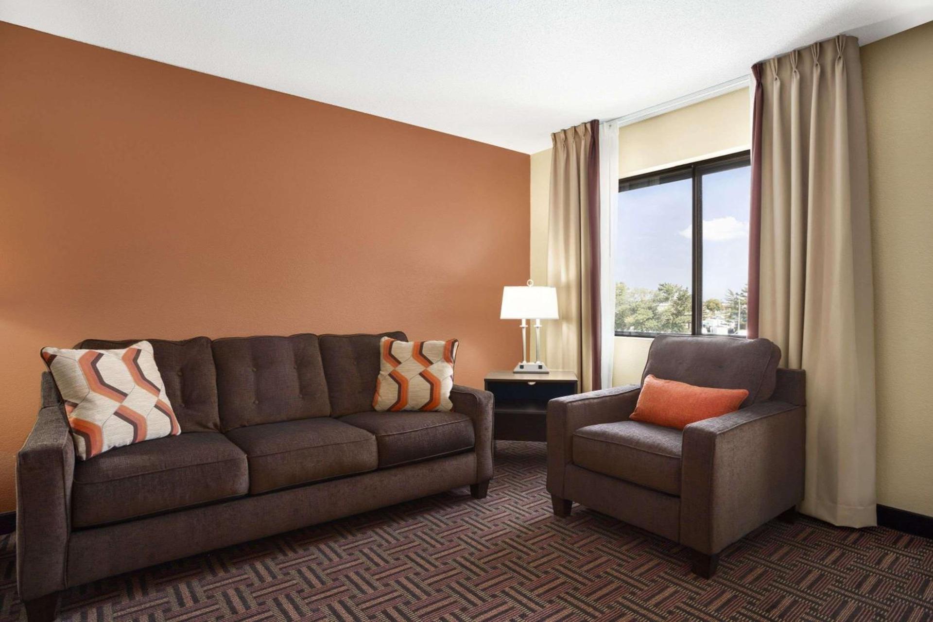 Super 8 by Wyndham Carbondale photo 12