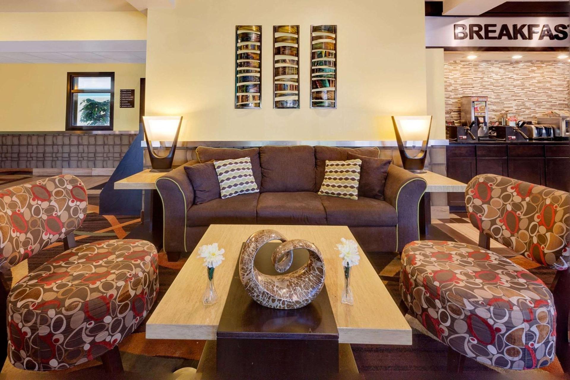 Super 8 by Wyndham Akron S/Green/Uniontown OH photo 5