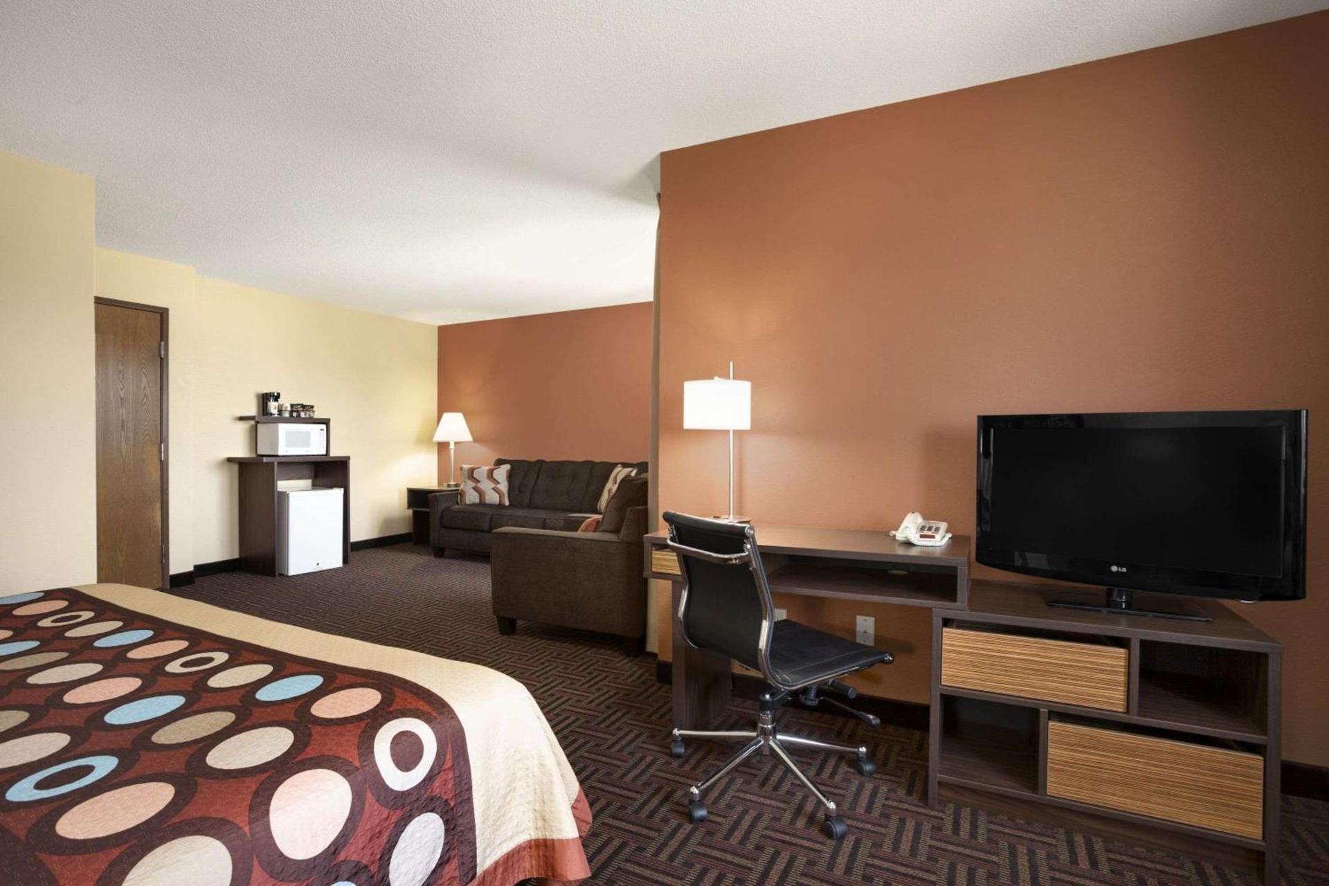 Super 8 by Wyndham Carbondale photo 11