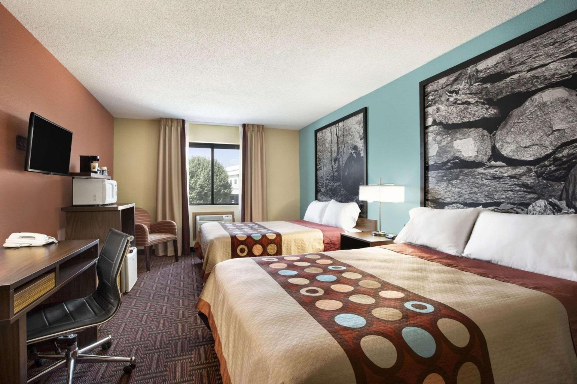 Super 8 by Wyndham Carbondale photo 4