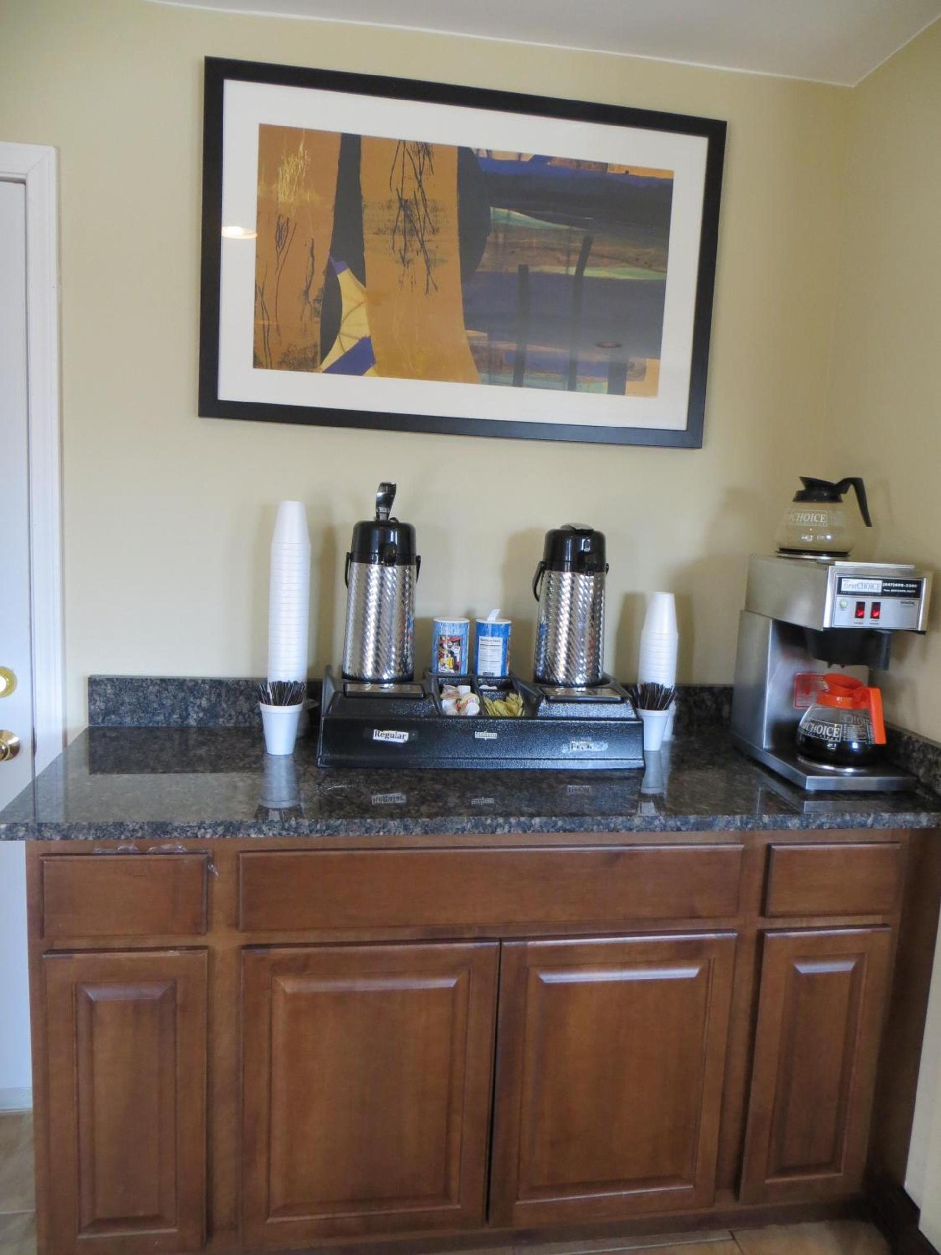 American Inn and Suites photo 24