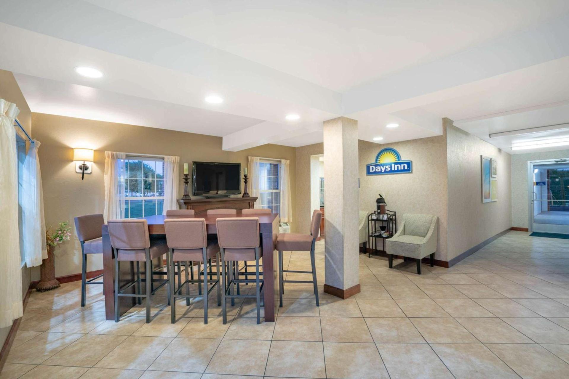 Days Inn by Wyndham Cave City photo 3
