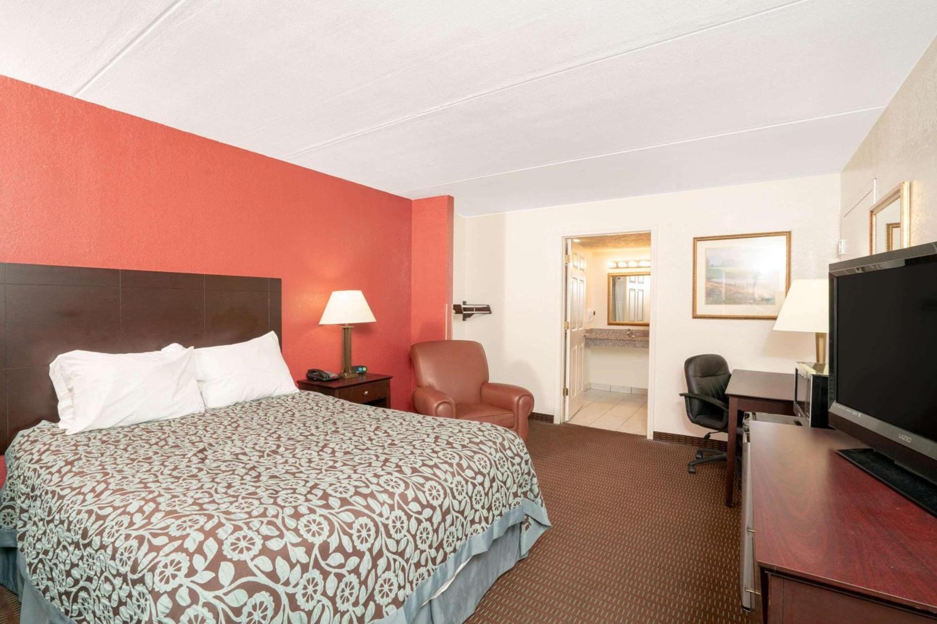 Days Inn by Wyndham Cave City photo 9
