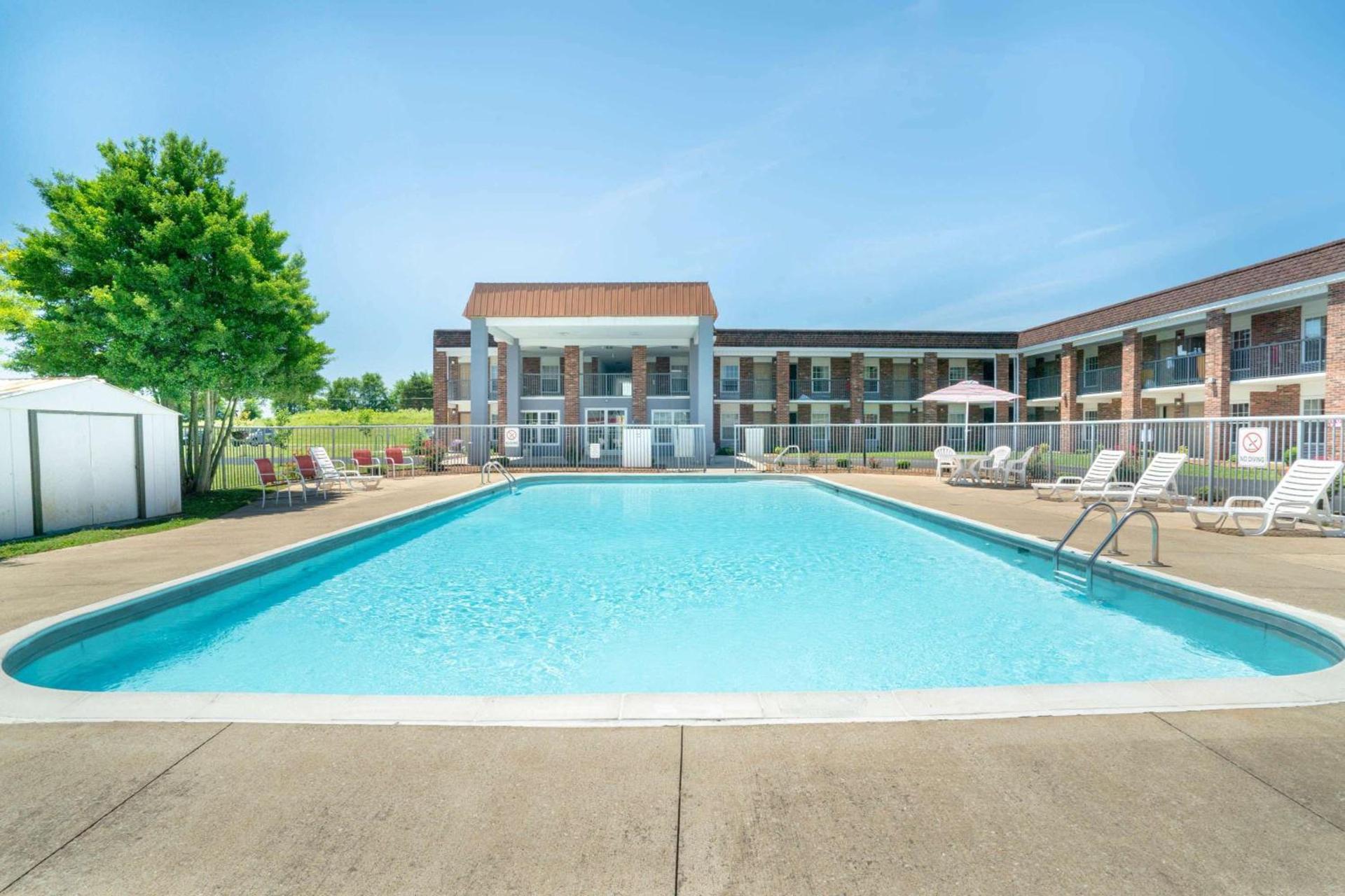 Days Inn by Wyndham Cave City photo 6