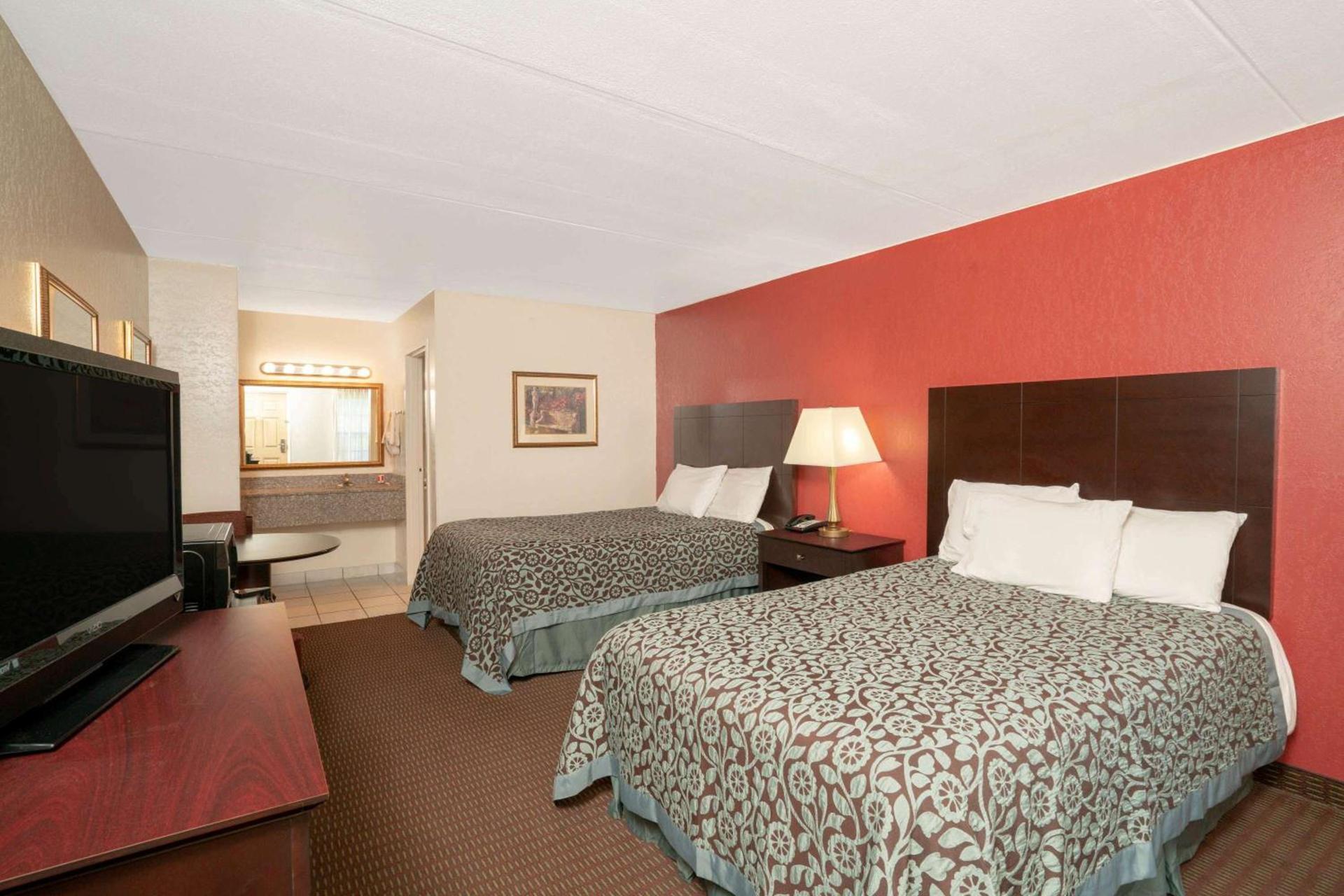 Days Inn by Wyndham Cave City photo 34